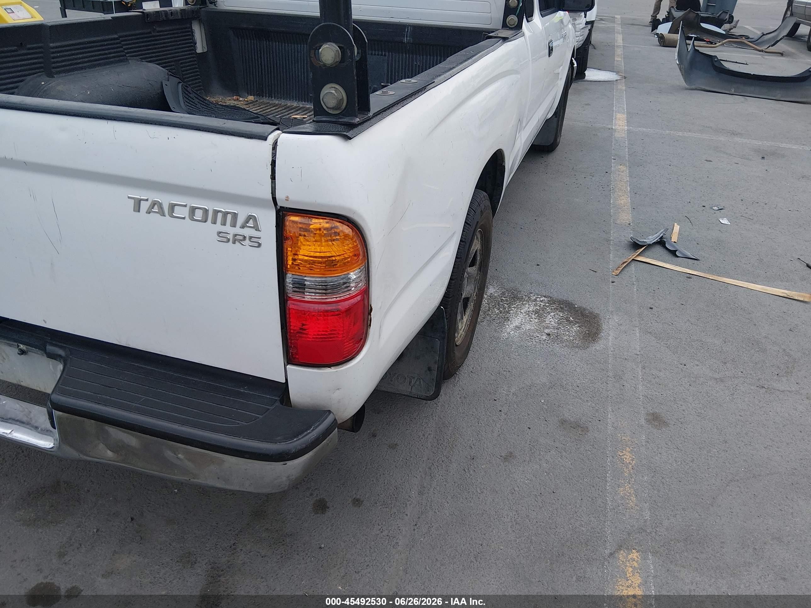 2002 Toyota Tacoma   Белый vin: 5TEVL52N72Z133957