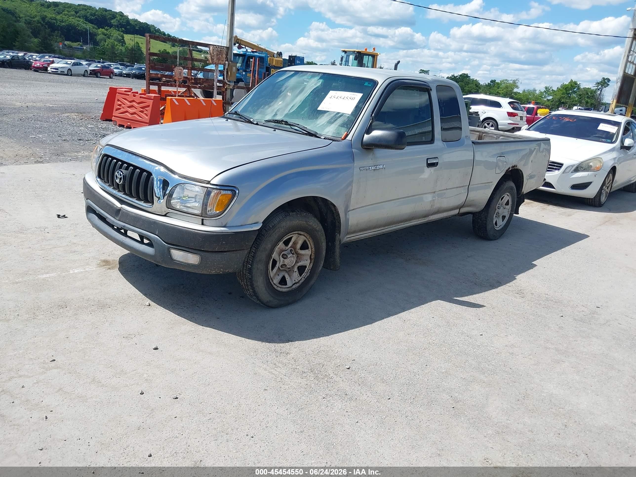 2003 Toyota Tacoma   Silver vin: 5TEVL52N73Z234434