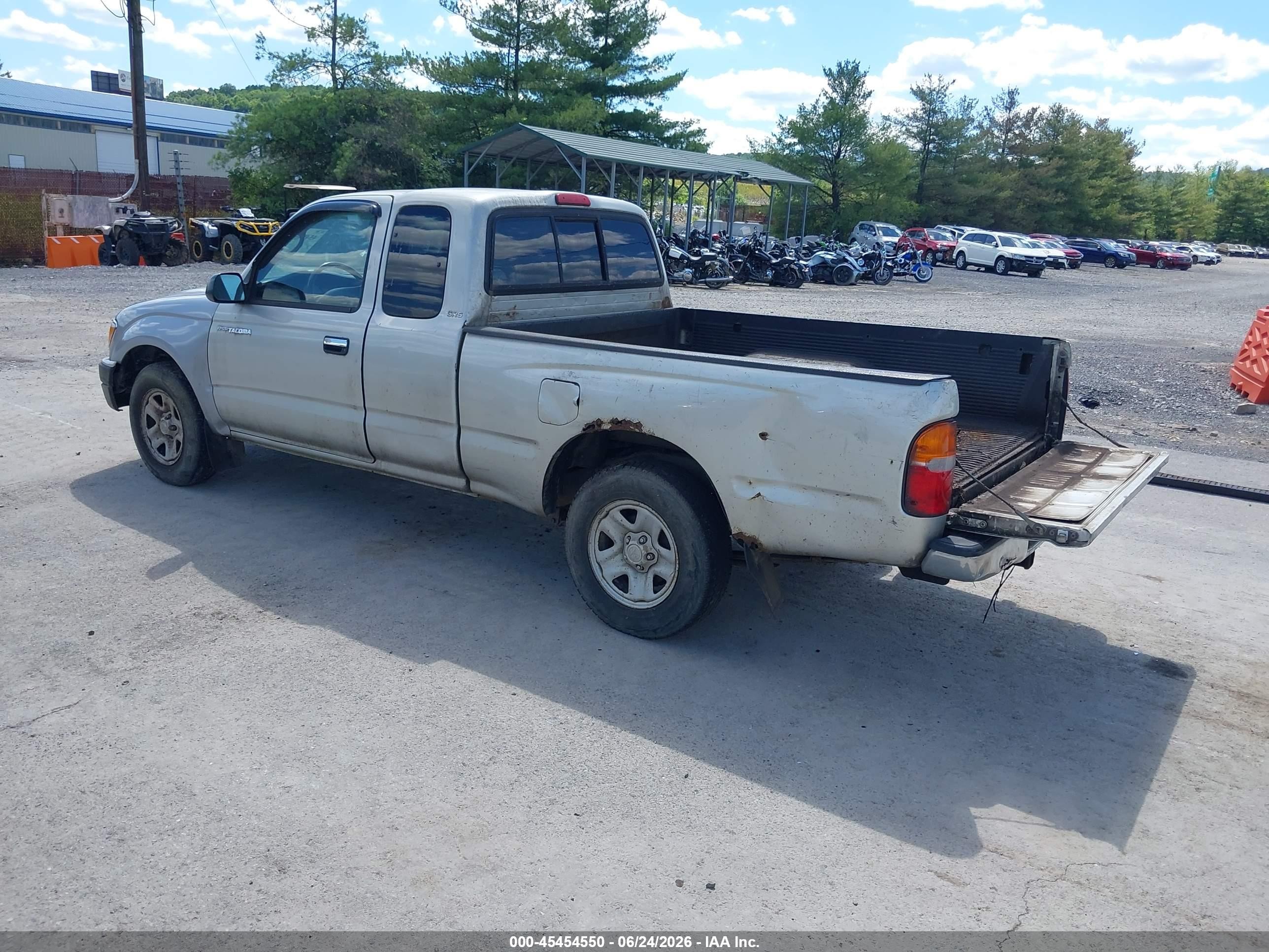 2003 Toyota Tacoma   Silver vin: 5TEVL52N73Z234434