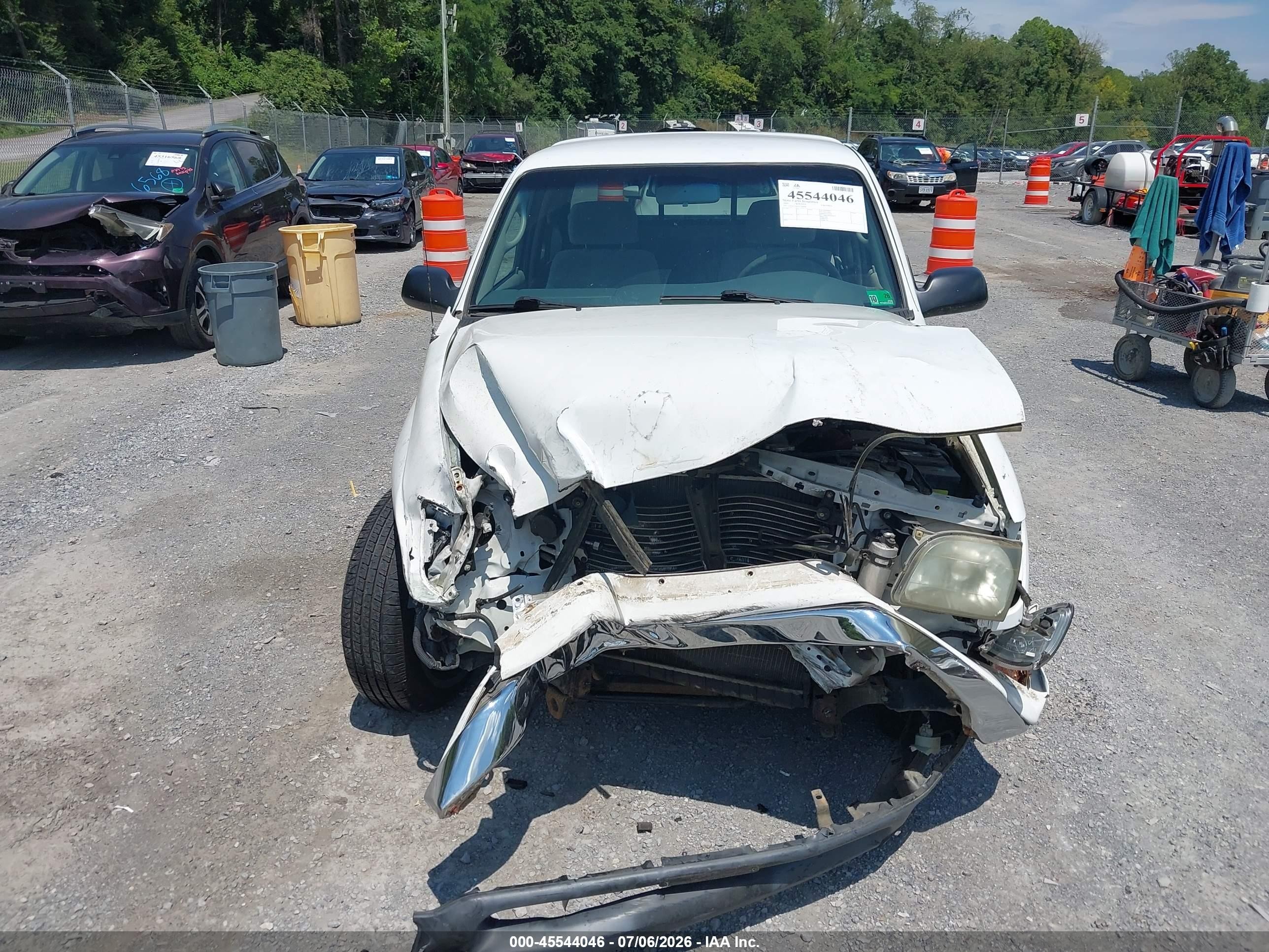 2003 Toyota Tacoma   White vin: 5TEVL52N73Z244946