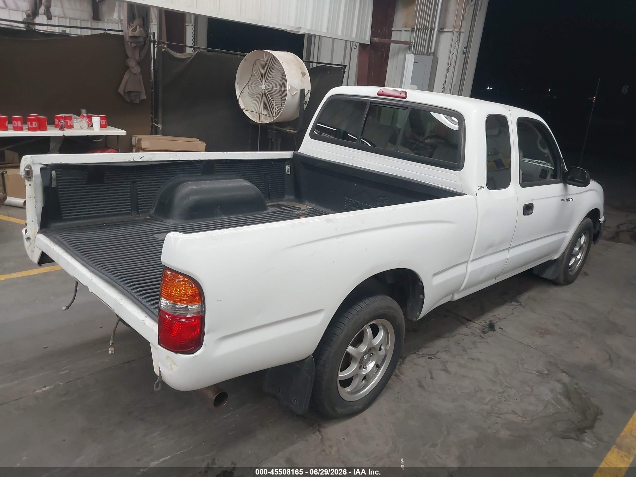 2004 Toyota Tacoma   White vin: 5TEVL52N74Z317380