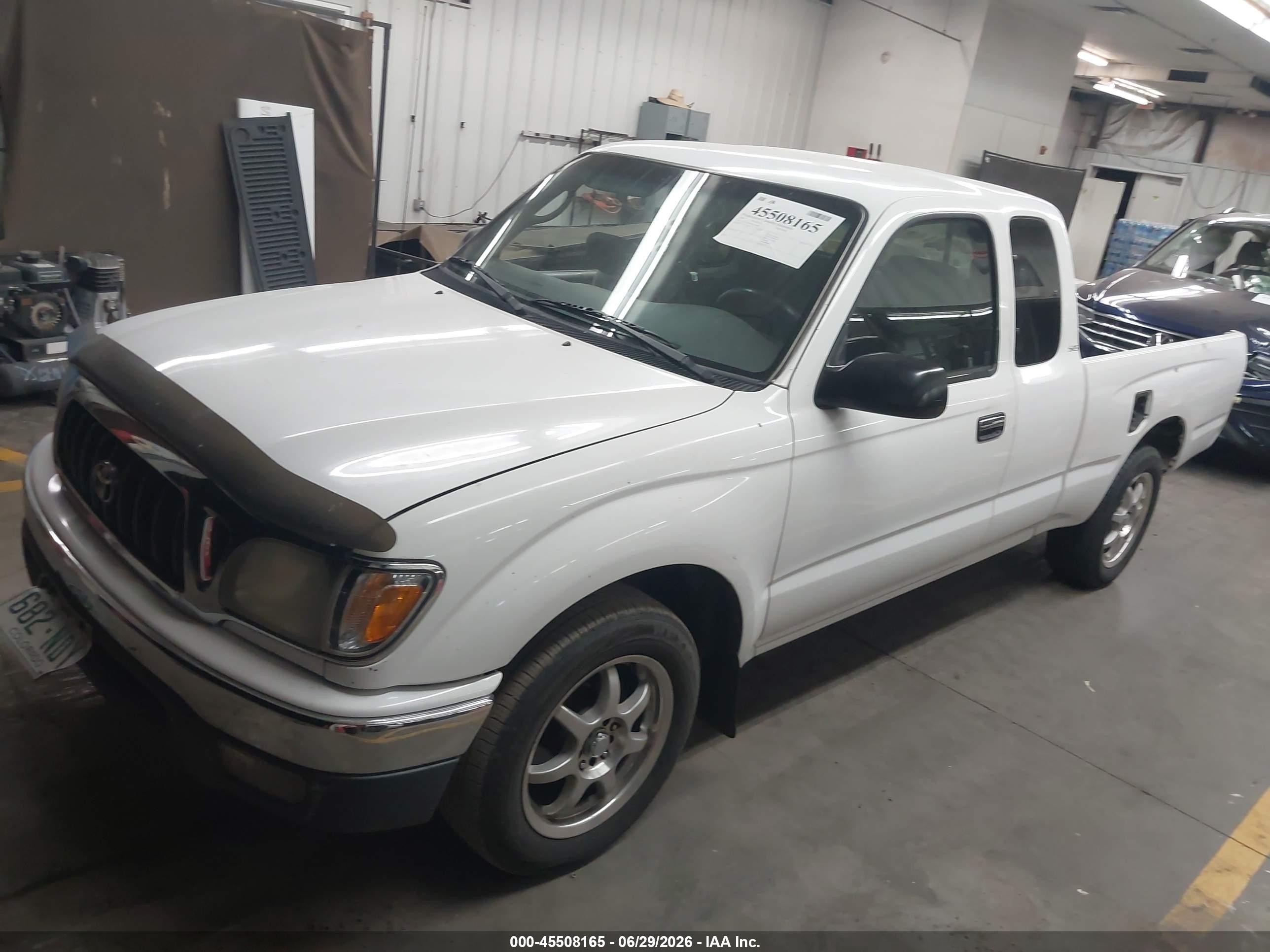 2004 Toyota Tacoma   White vin: 5TEVL52N74Z317380