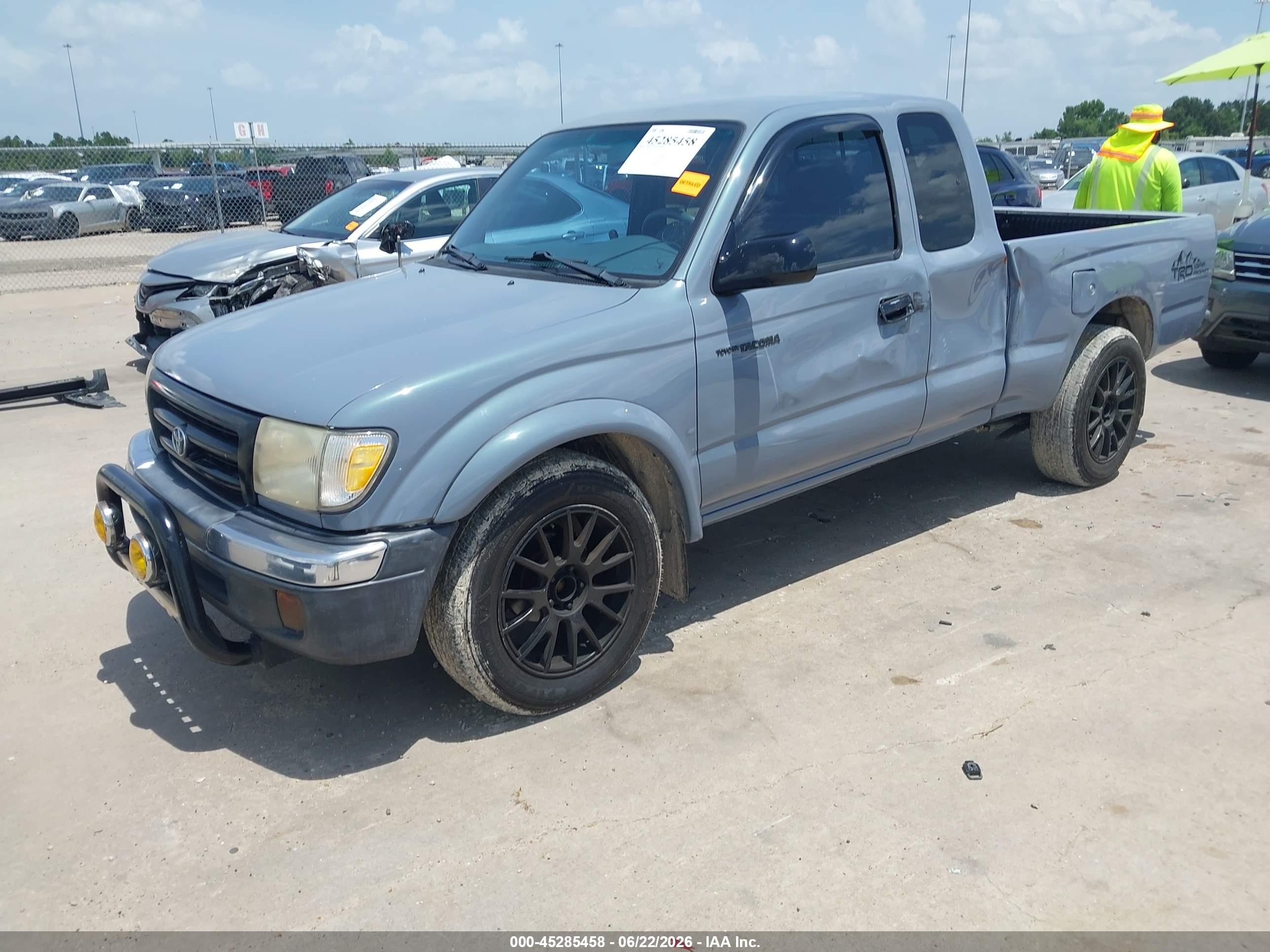 2000 Toyota Tacoma   Gray vin: 5TEVL52N7YZ696984
