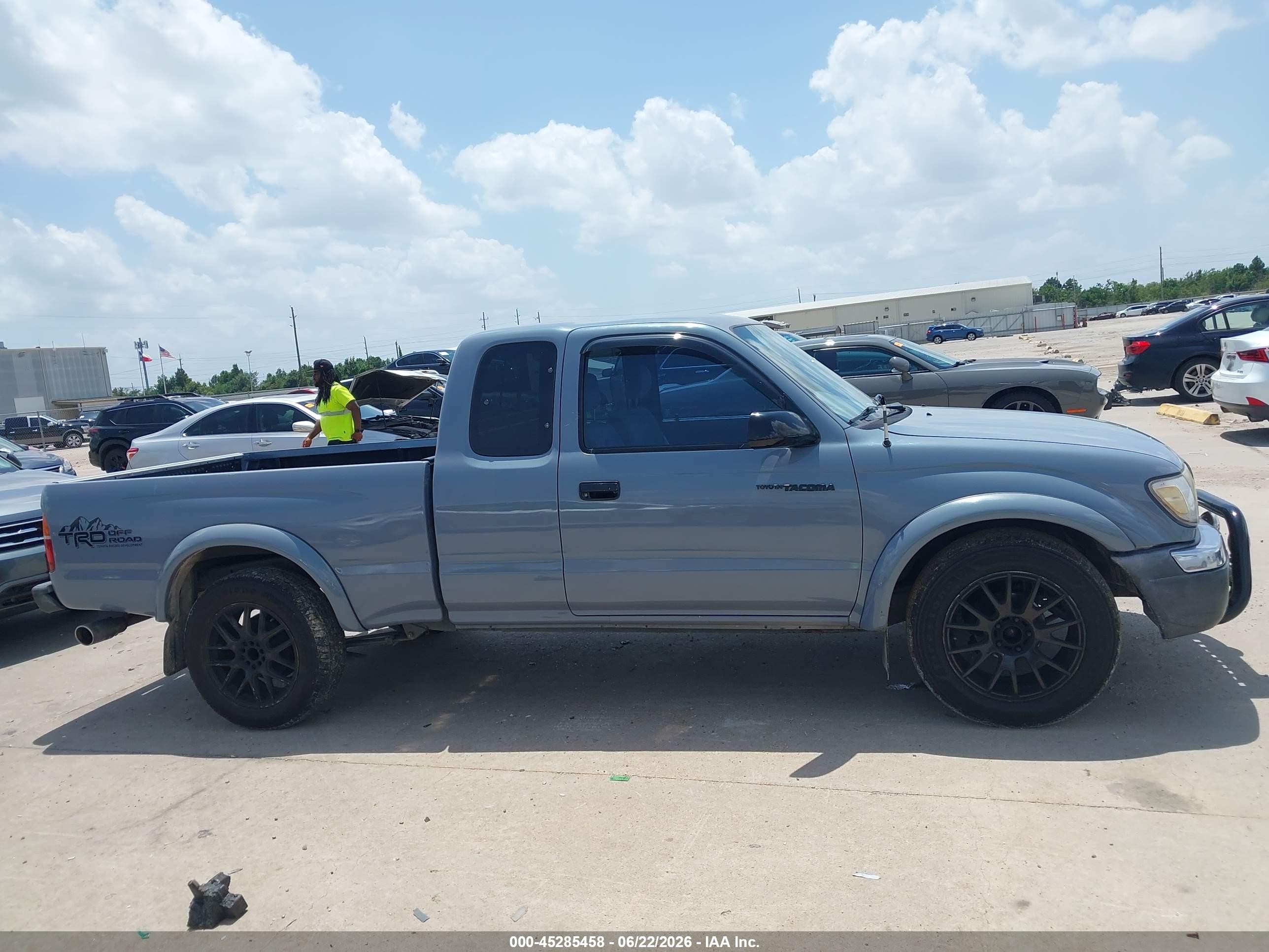 2000 Toyota Tacoma   Gray vin: 5TEVL52N7YZ696984