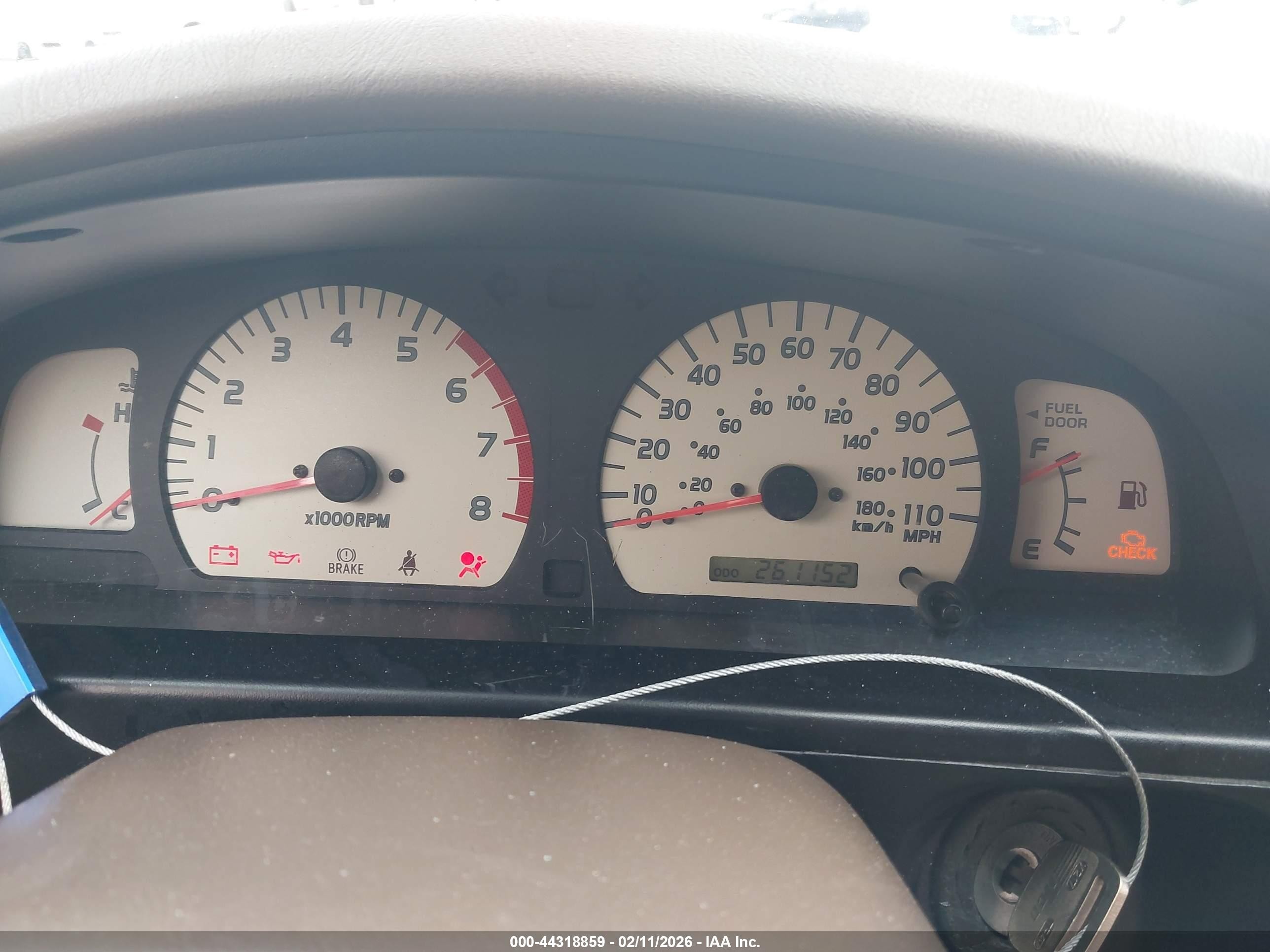 2004 Toyota Tacoma   White vin: 5TEVL52N84Z337220