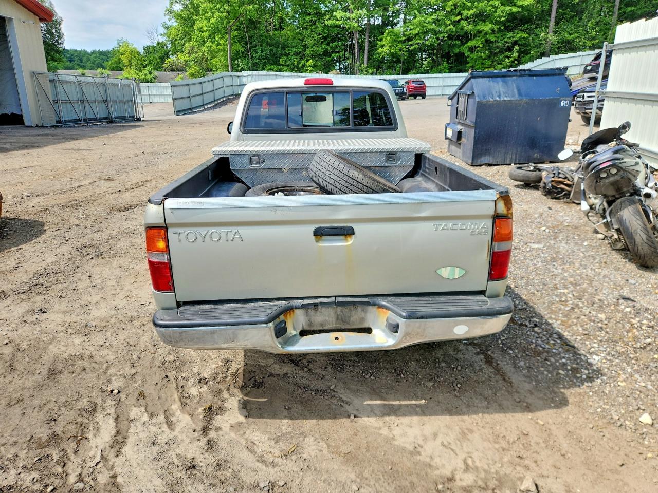 2000 Toyota Tacoma Xtracab Silver vin: 5TEVL52N8YZ704218