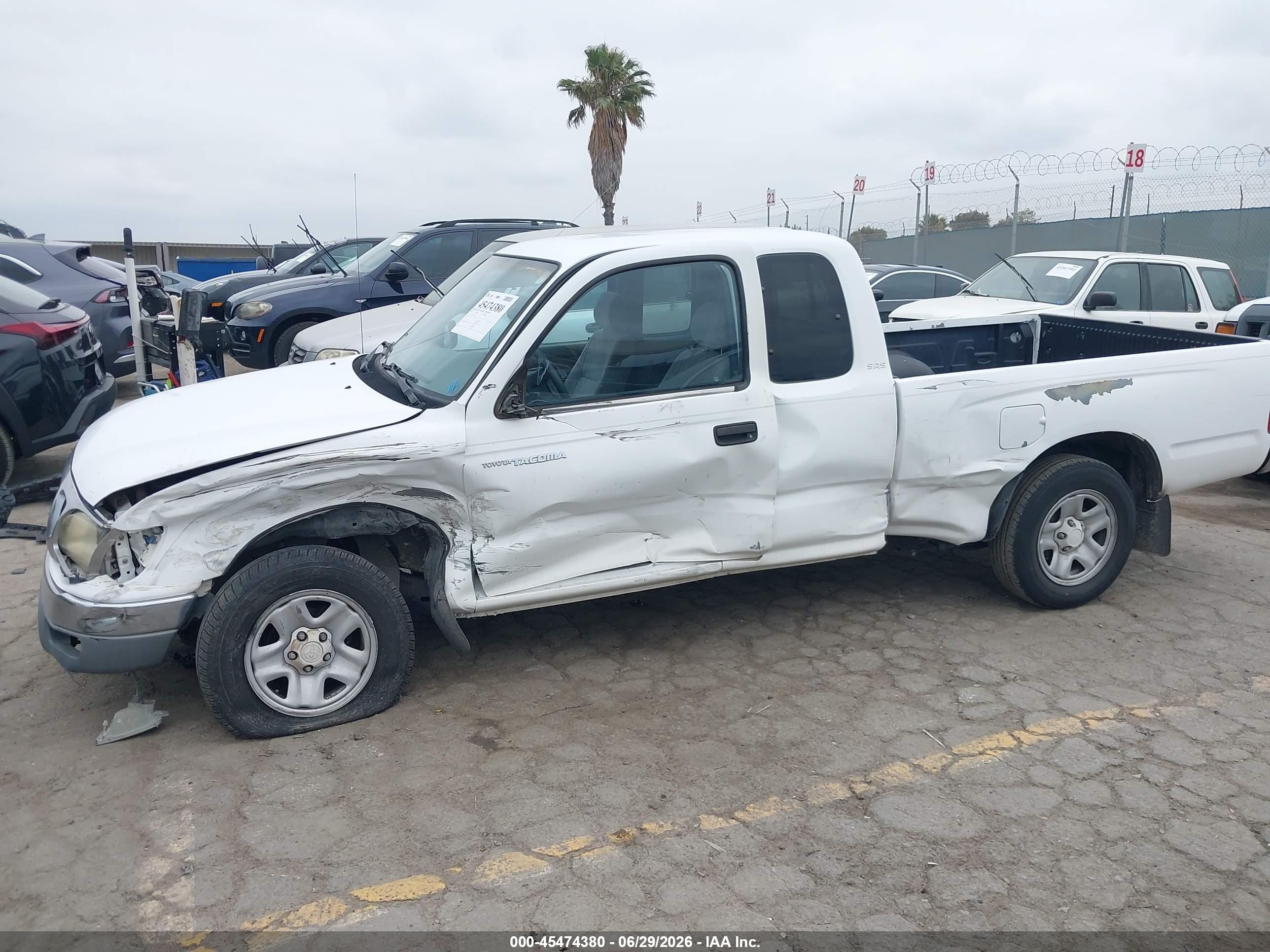 2002 Toyota Tacoma   White vin: 5TEVL52N92Z017272