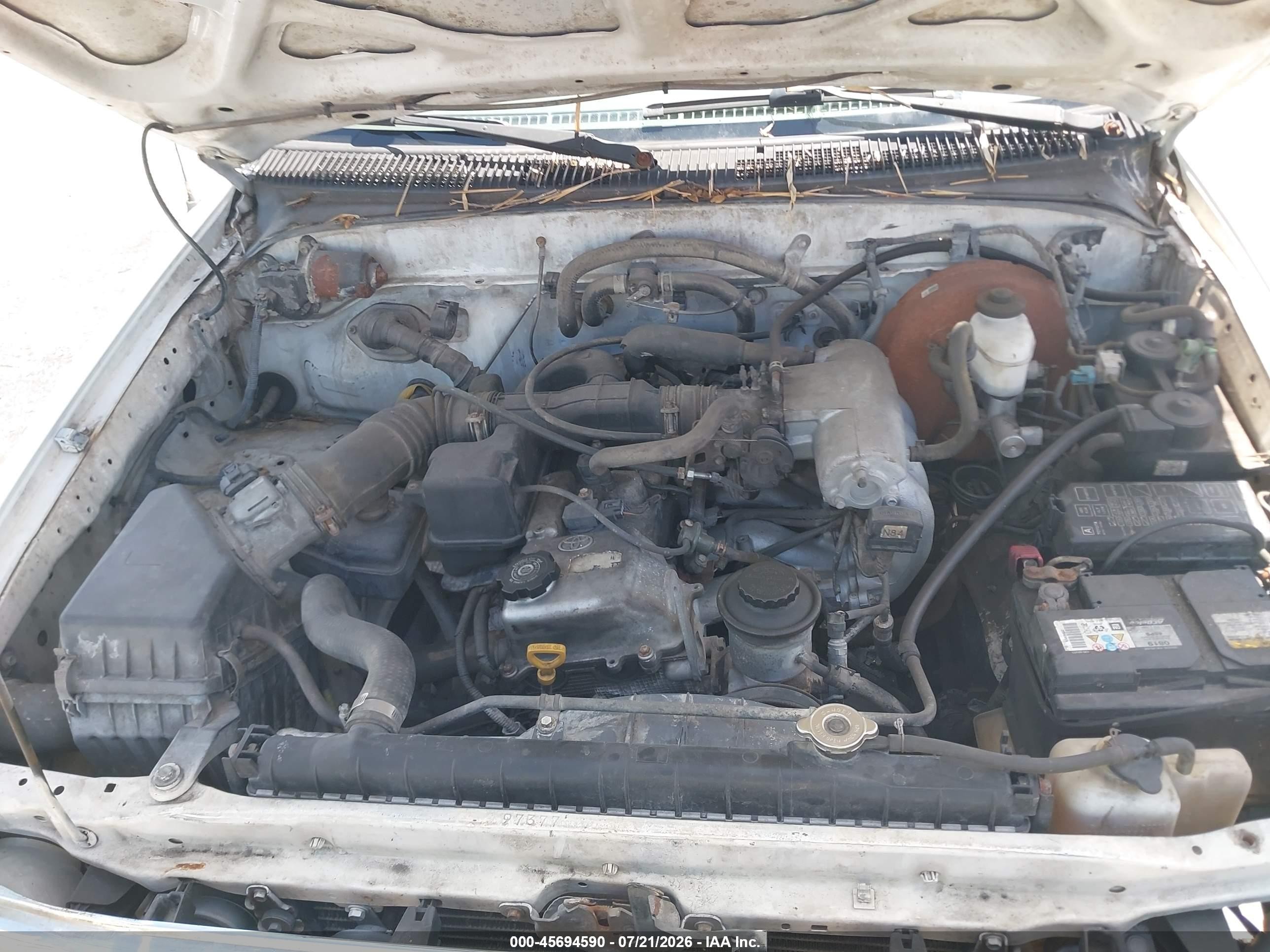 2001 Toyota Tacoma   White vin: 5TEVL52NX1Z825323