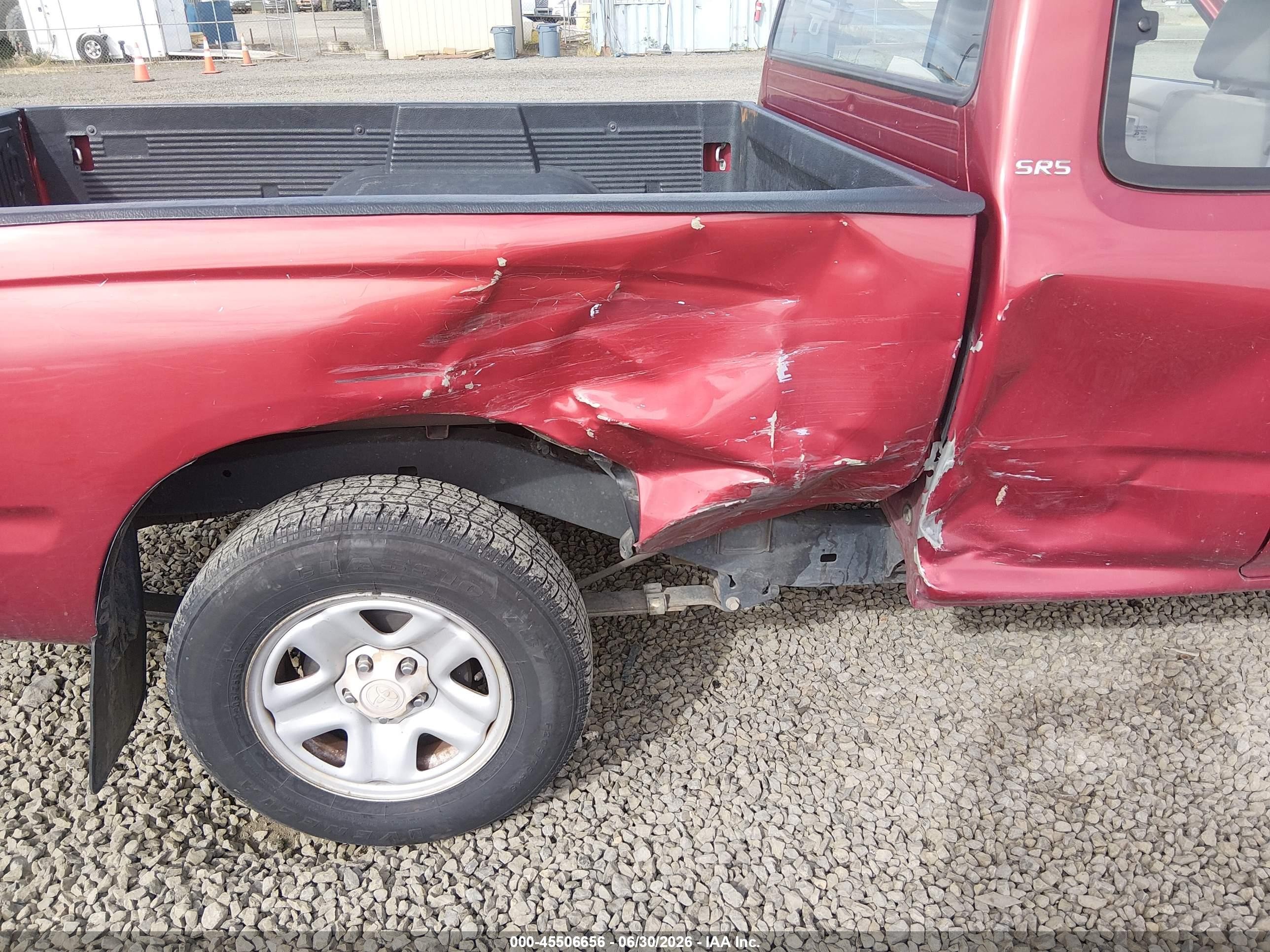 2001 Toyota Tacoma   Red vin: 5TEVL52NX1Z837326