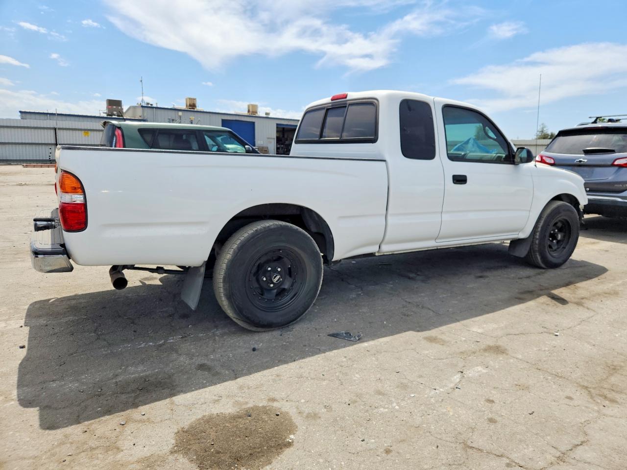 2003 Toyota Tacoma Base White vin: 5TEVL52NX3Z300412