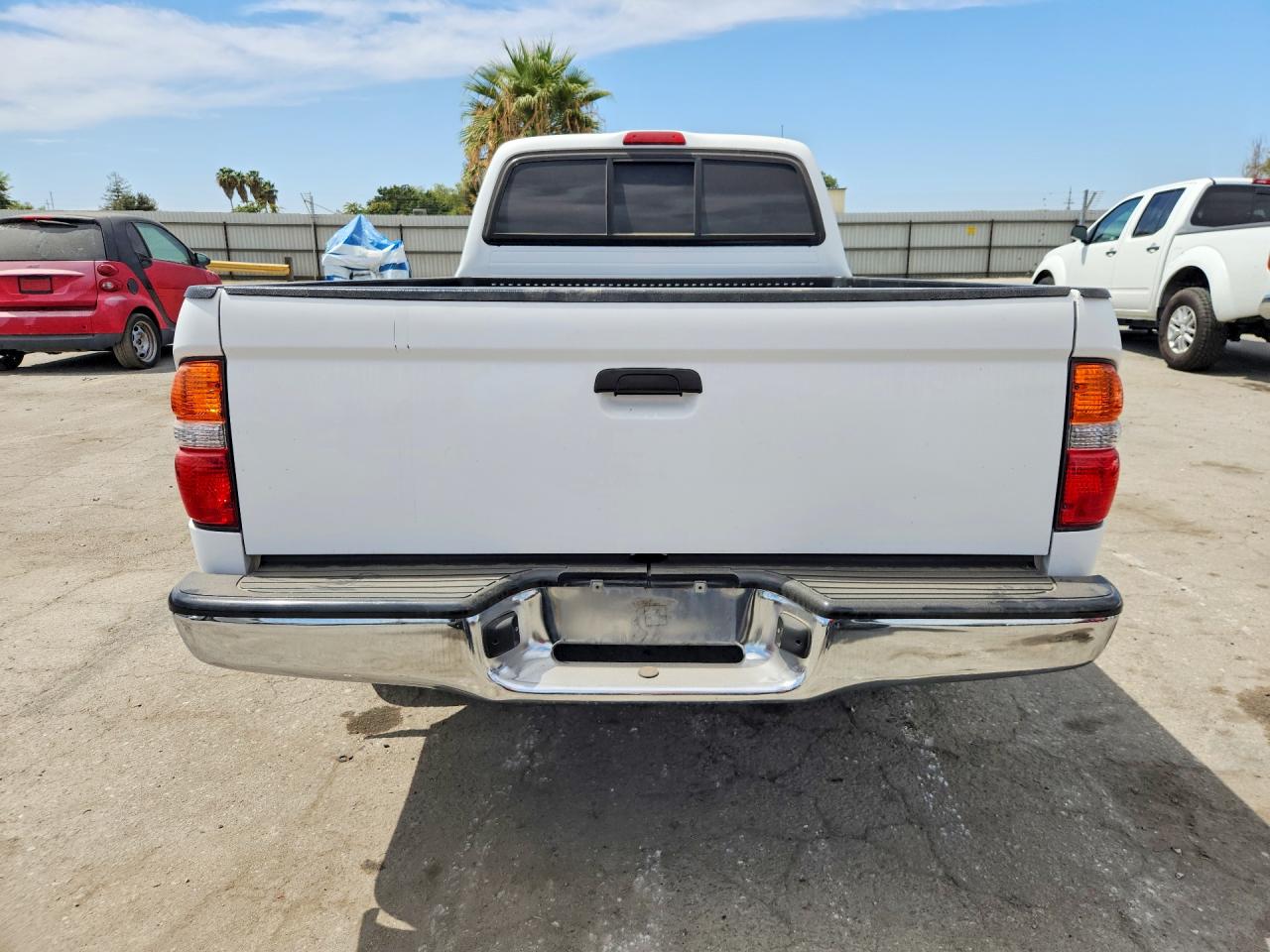 2003 Toyota Tacoma Base White vin: 5TEVL52NX3Z300412