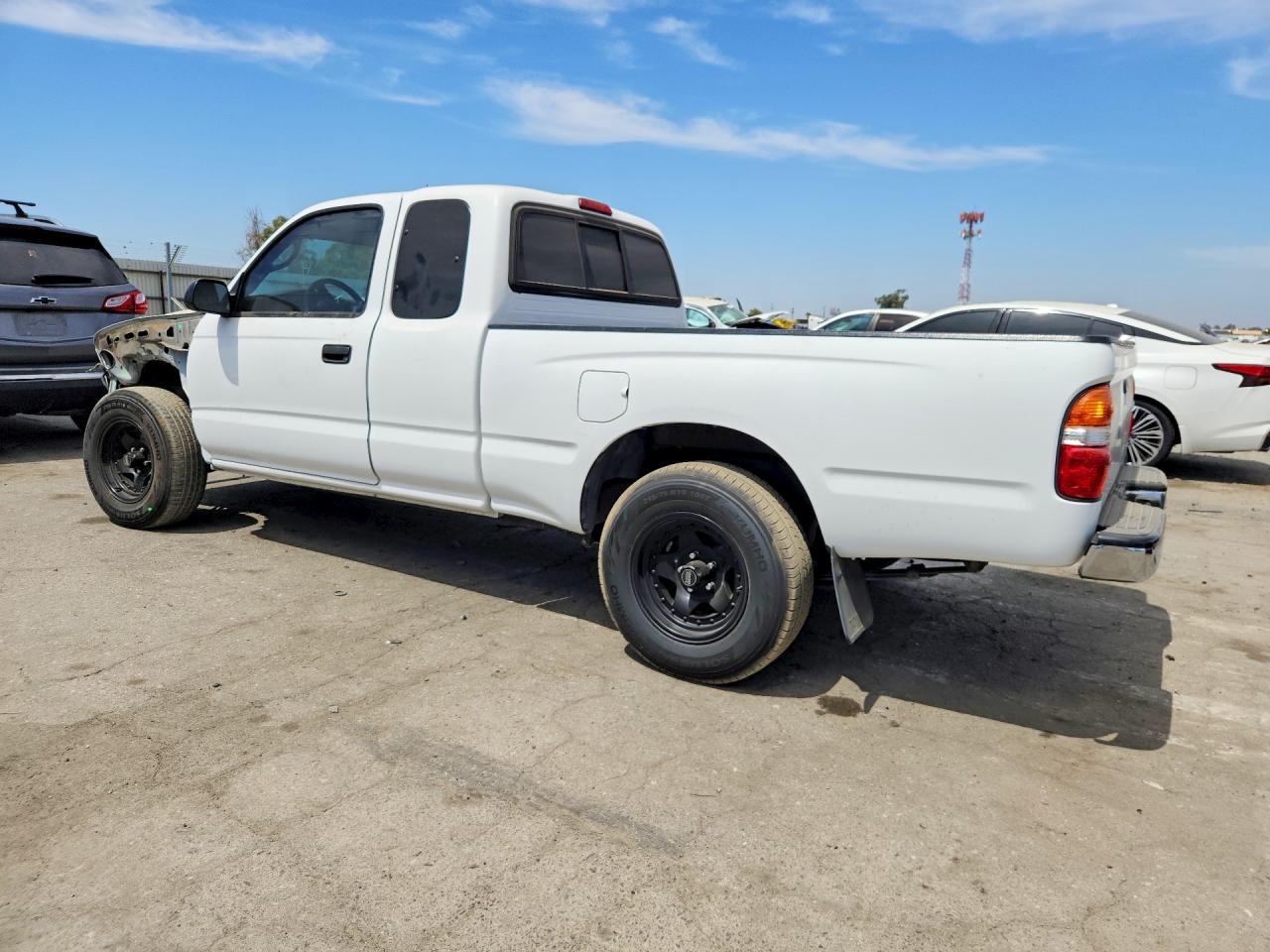 2003 Toyota Tacoma Base White vin: 5TEVL52NX3Z300412