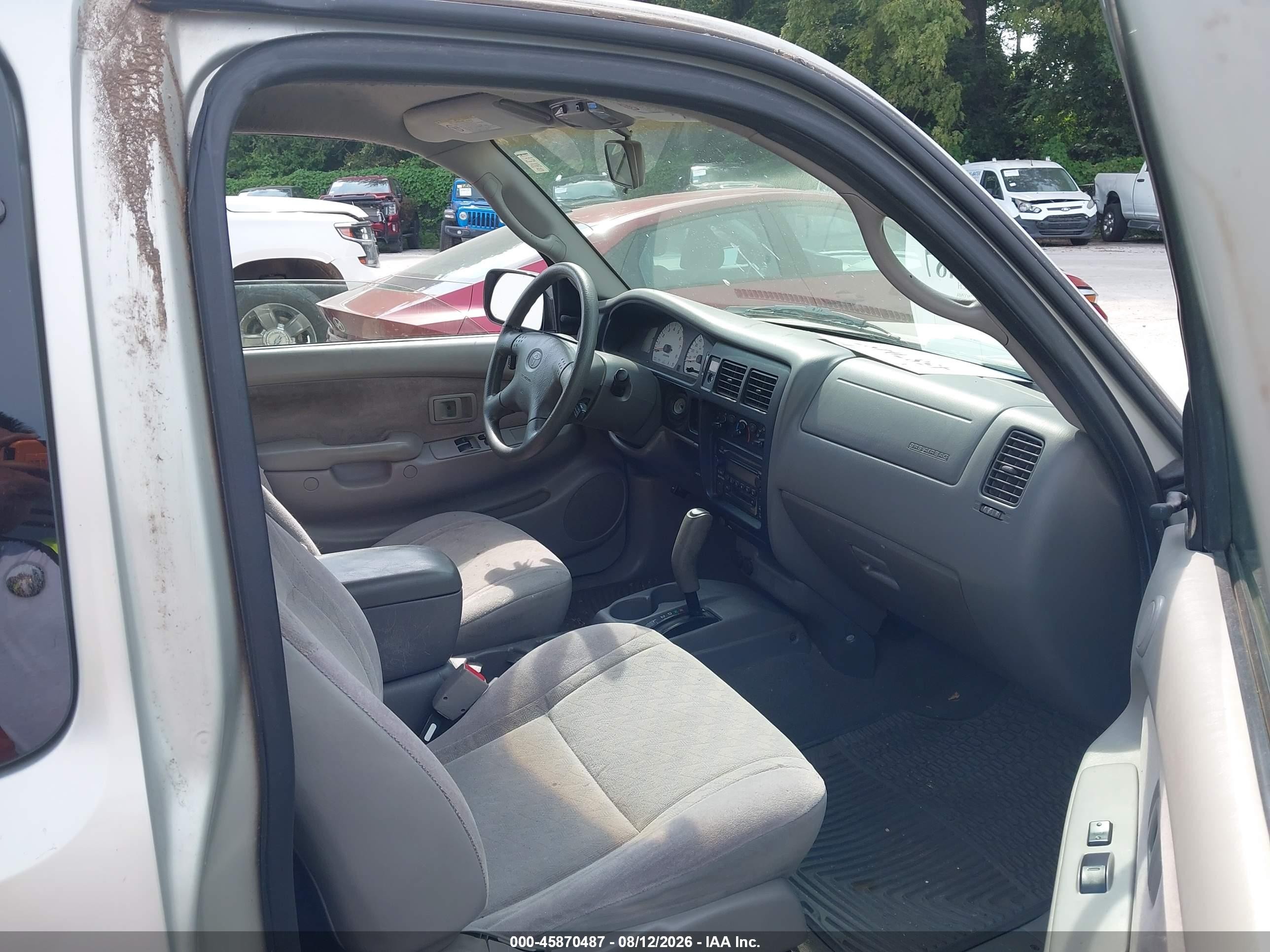 2004 Toyota Tacoma   Серебряный vin: 5TEVL52NX4Z367304