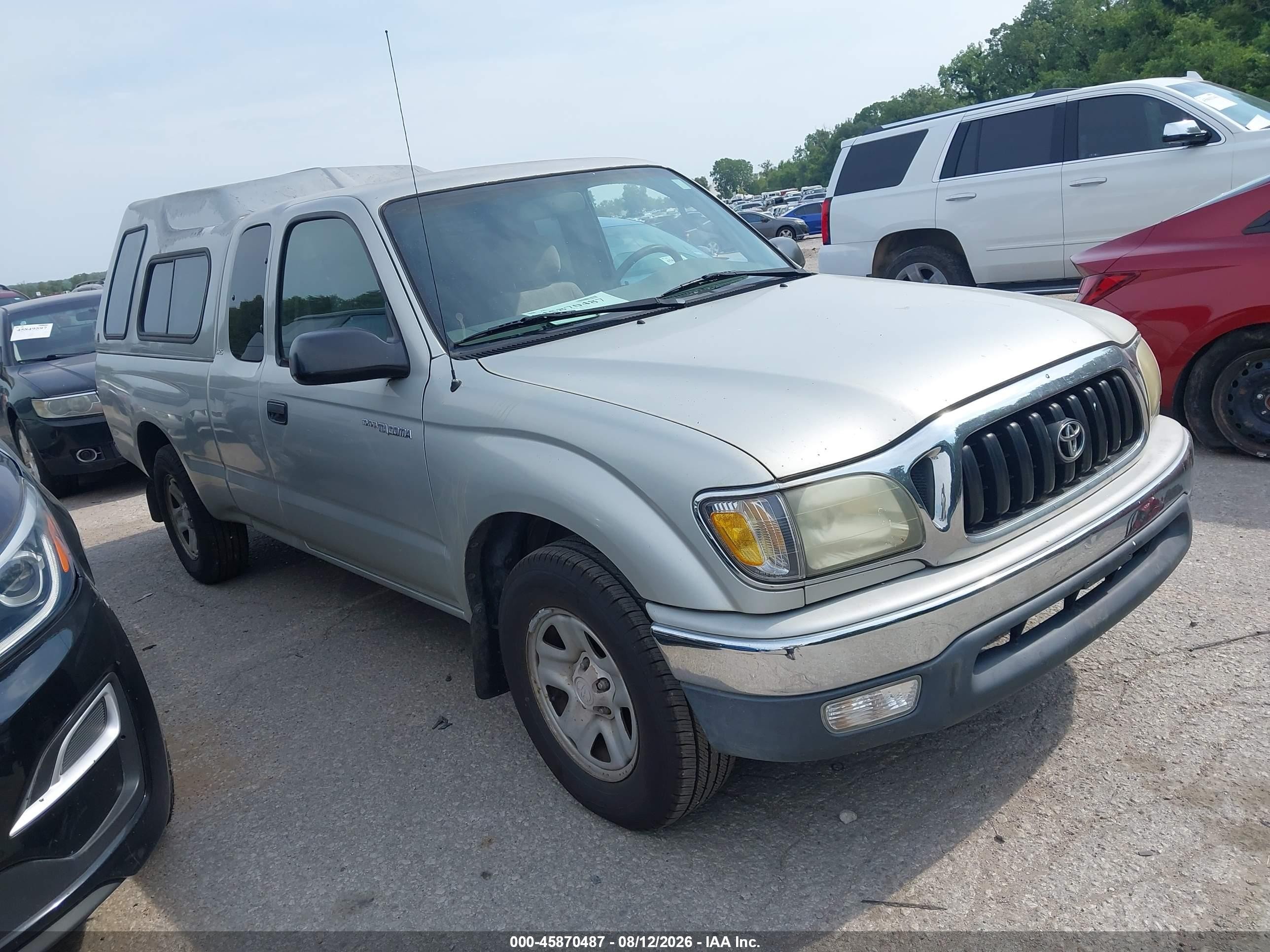 2004 Toyota Tacoma   Silver vin: 5TEVL52NX4Z367304