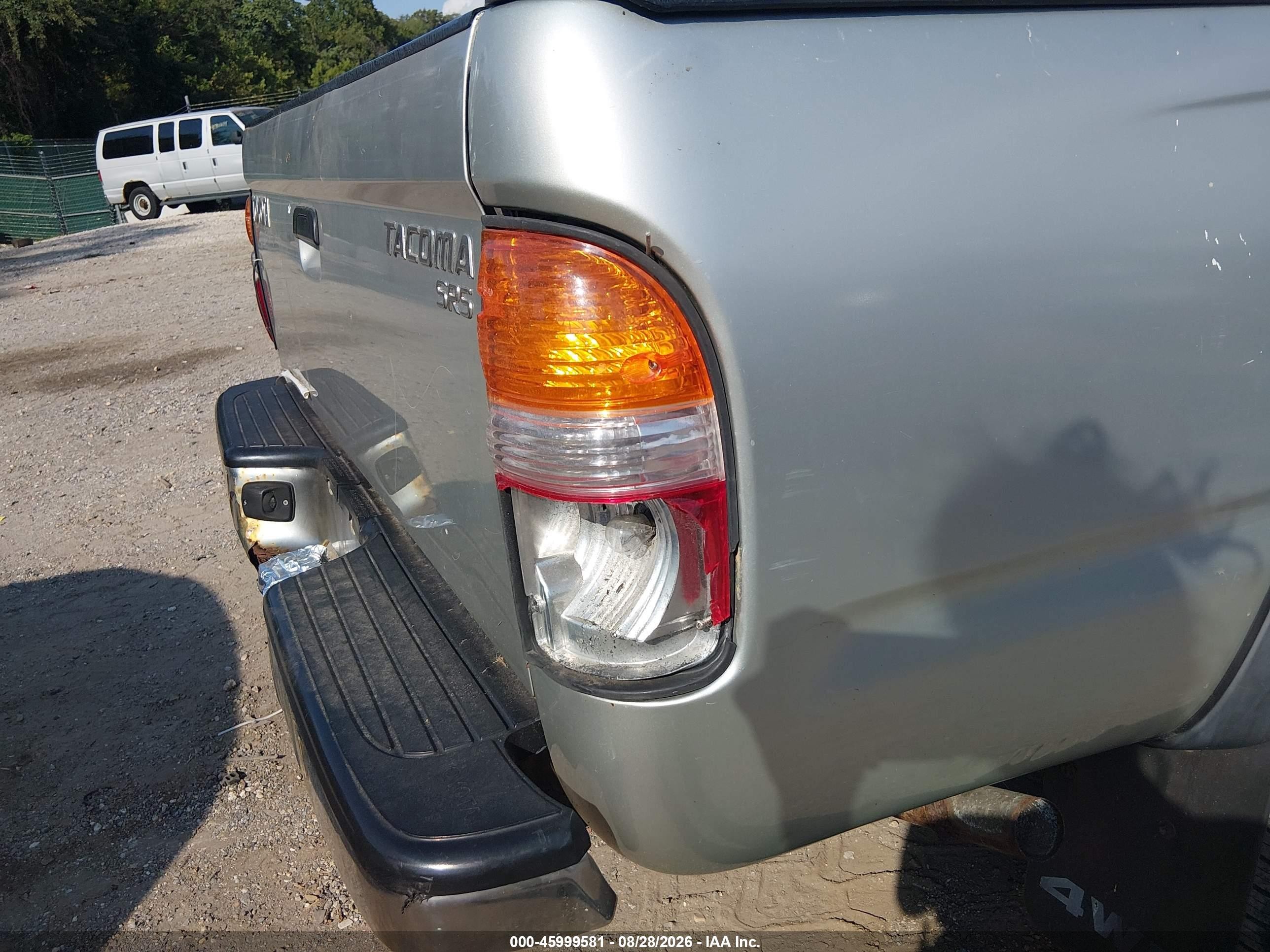 2001 Toyota Tacoma   Silver vin: 5TEWM72N01Z782592