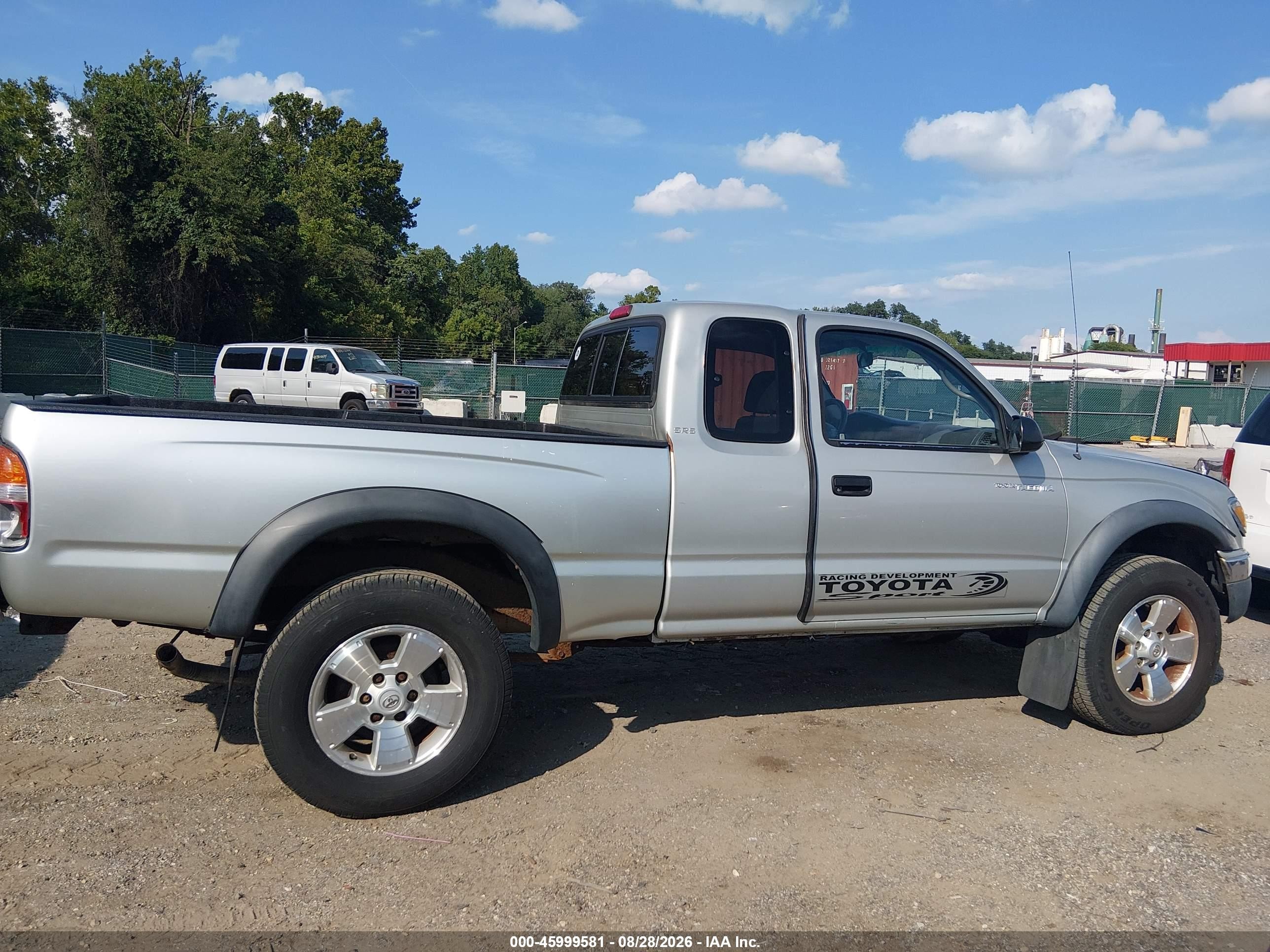 2001 Toyota Tacoma   Silver vin: 5TEWM72N01Z782592