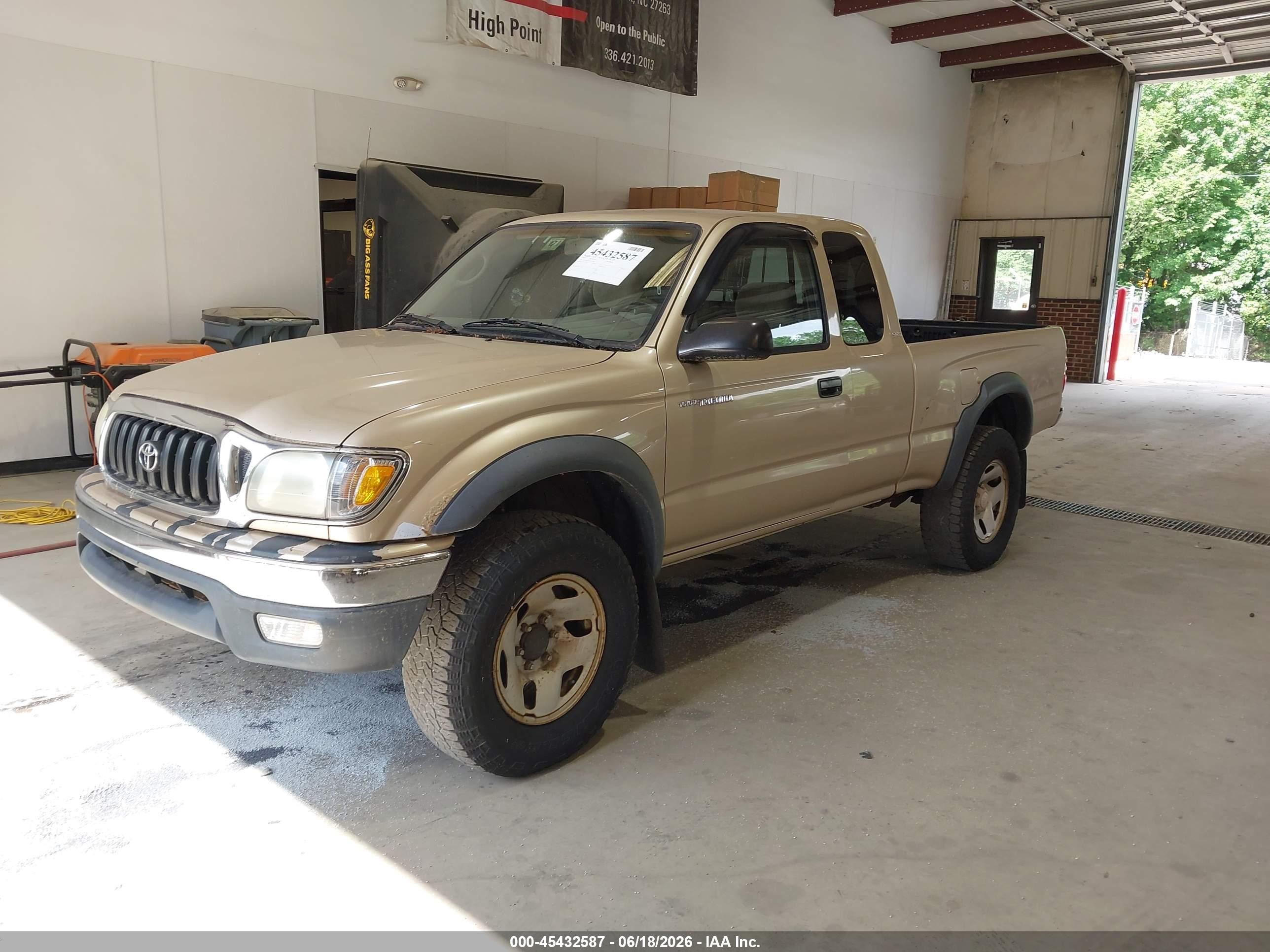 2003 Toyota Tacoma Beige vin: 5TEWM72N03Z277803