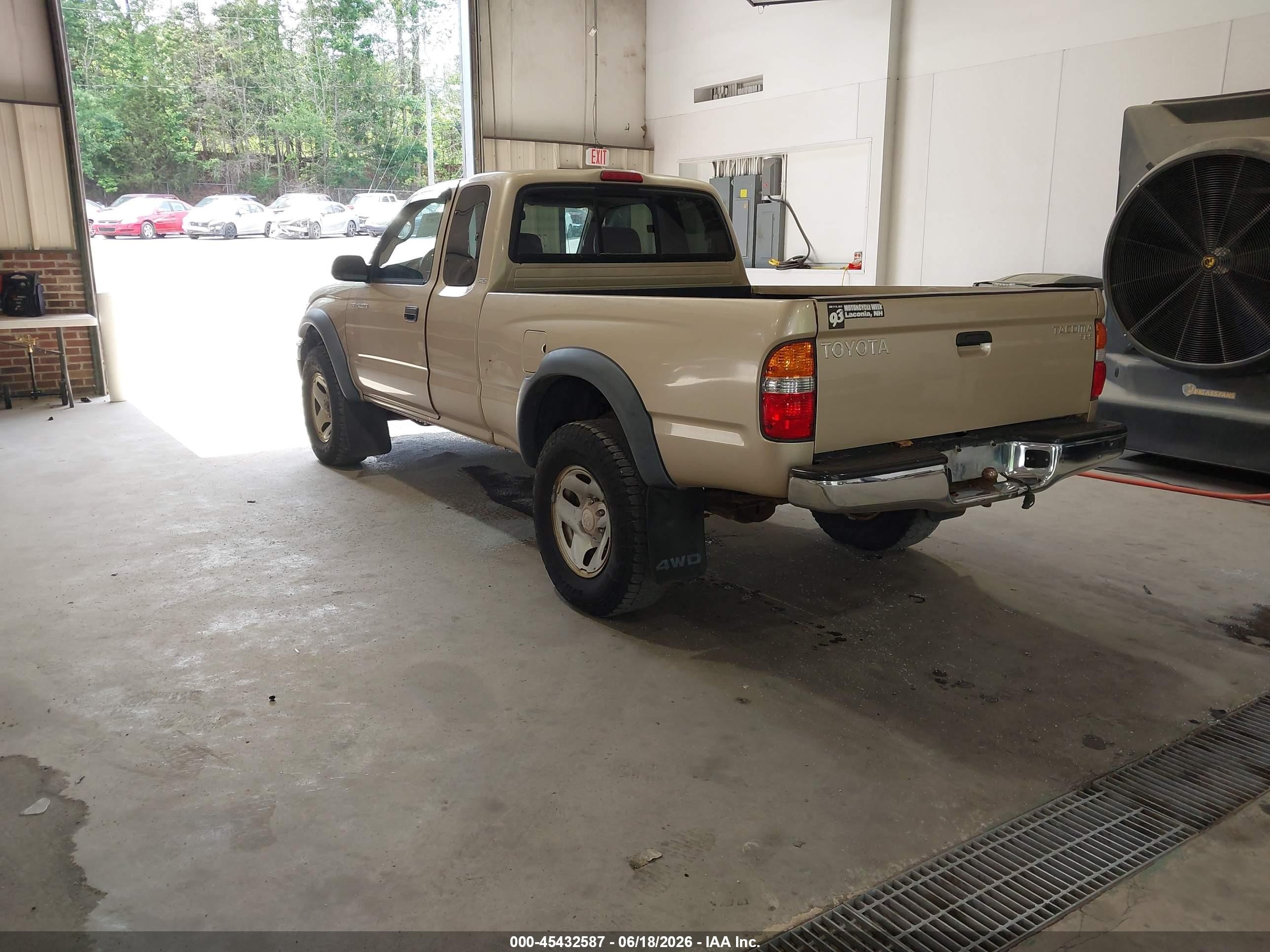 2003 Toyota Tacoma Beige vin: 5TEWM72N03Z277803