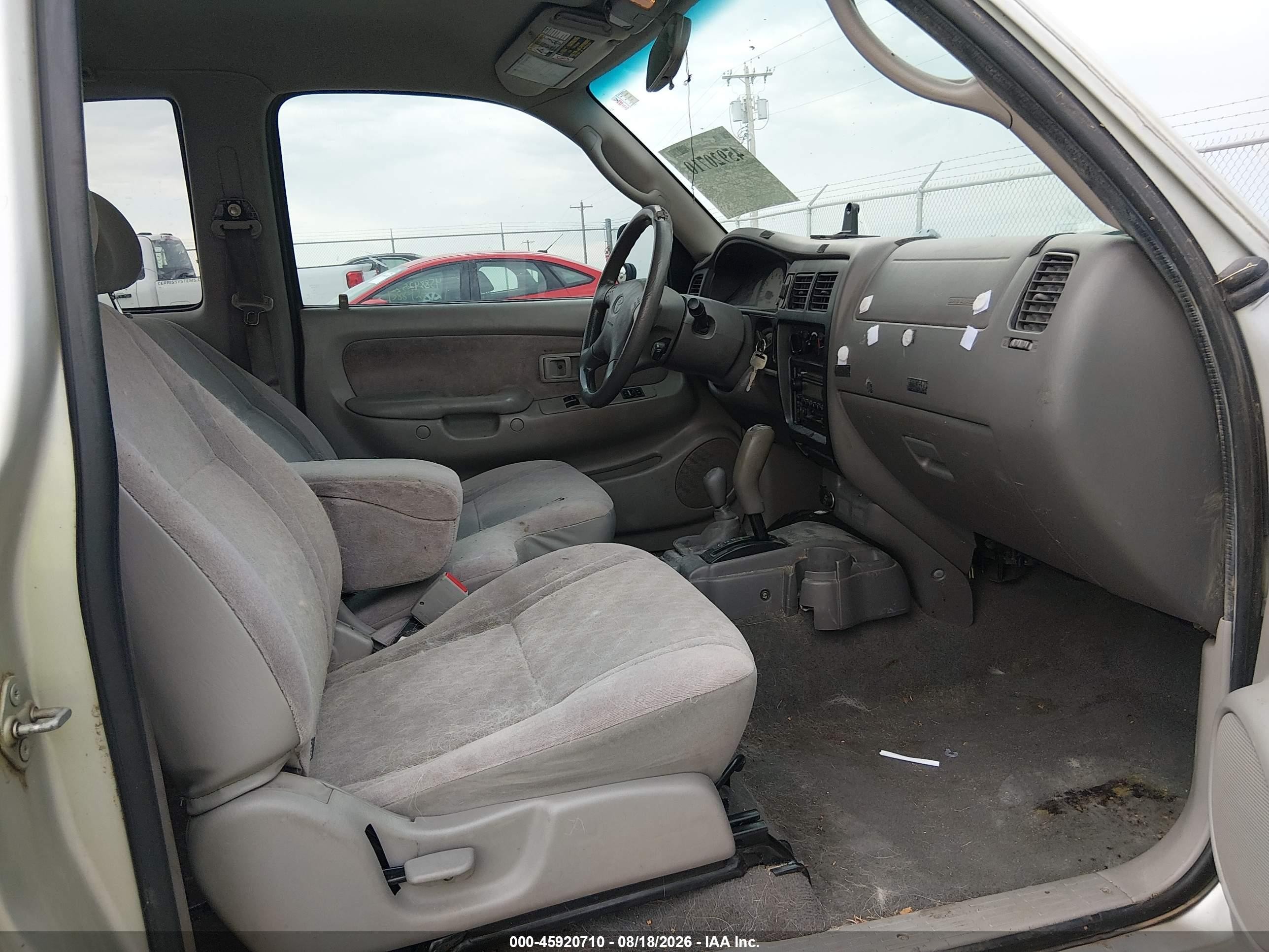 2004 Toyota Tacoma   Silver vin: 5TEWM72N14Z323351