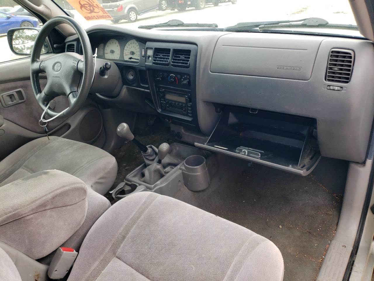 2004 Toyota Tacoma Xtracab Silver vin: 5TEWM72N24Z397555
