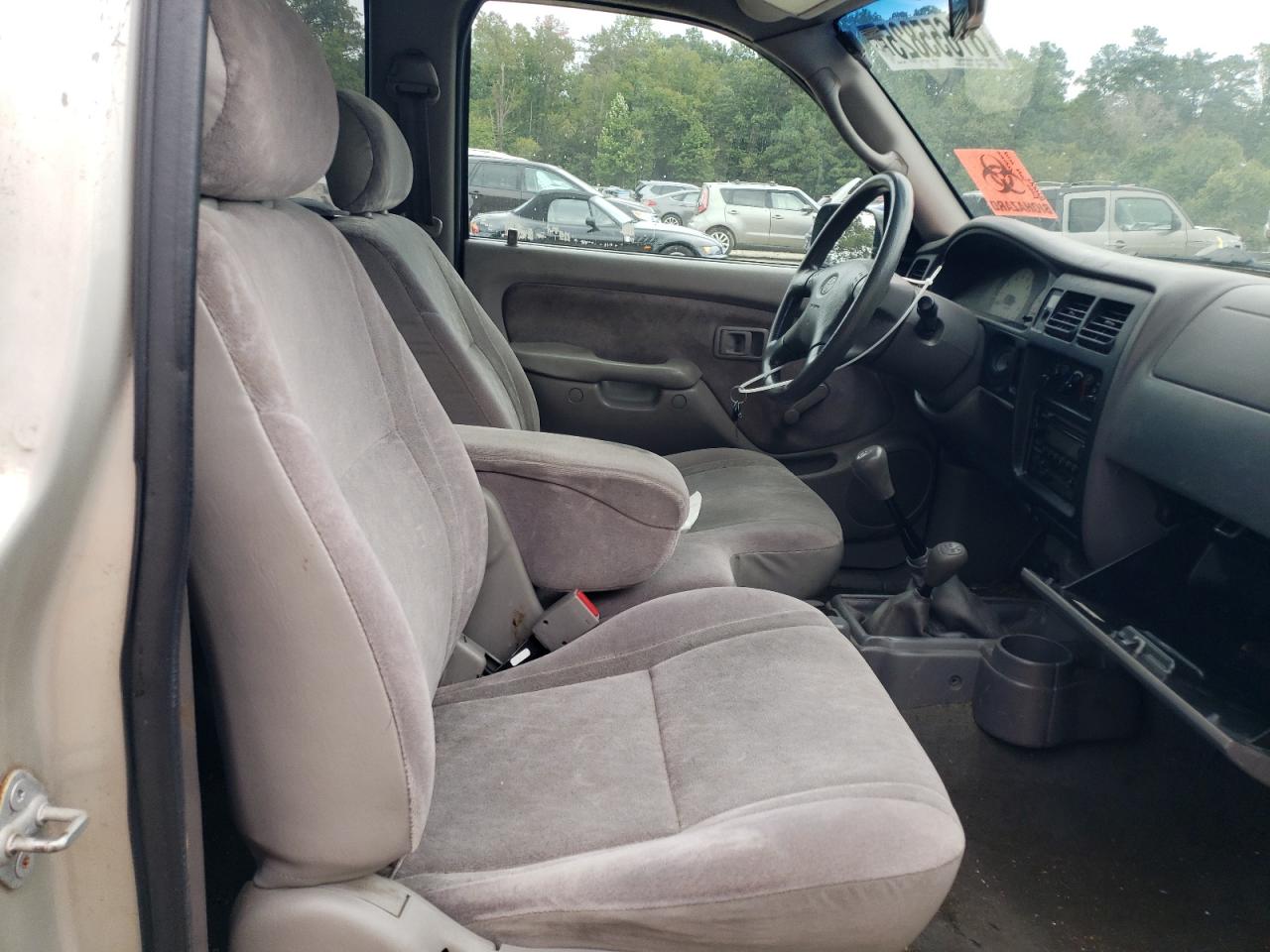 2004 Toyota Tacoma Xtracab Silver vin: 5TEWM72N24Z397555