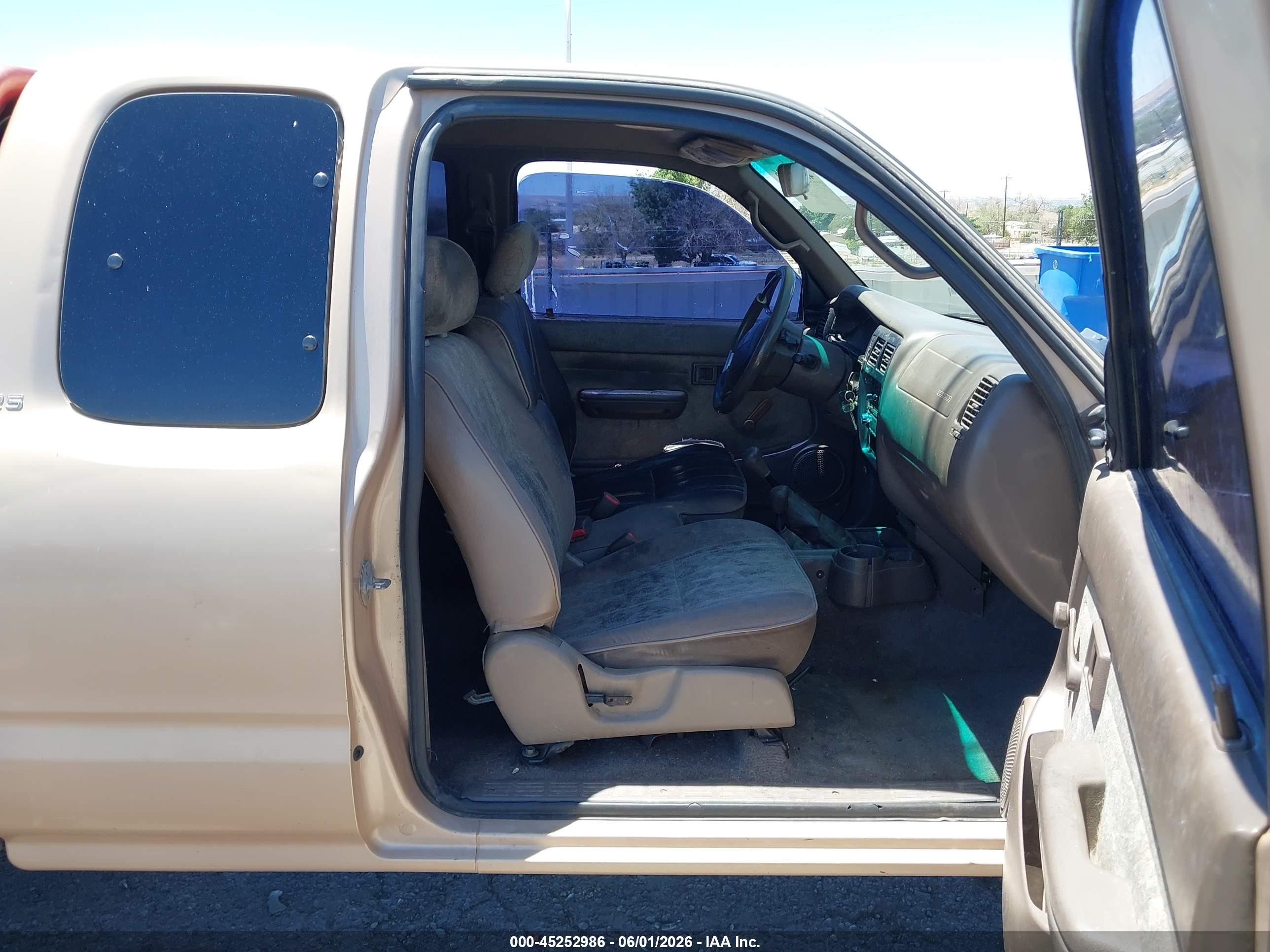 2000 Toyota Tacoma   Gold vin: 5TEWM72N2YZ692029