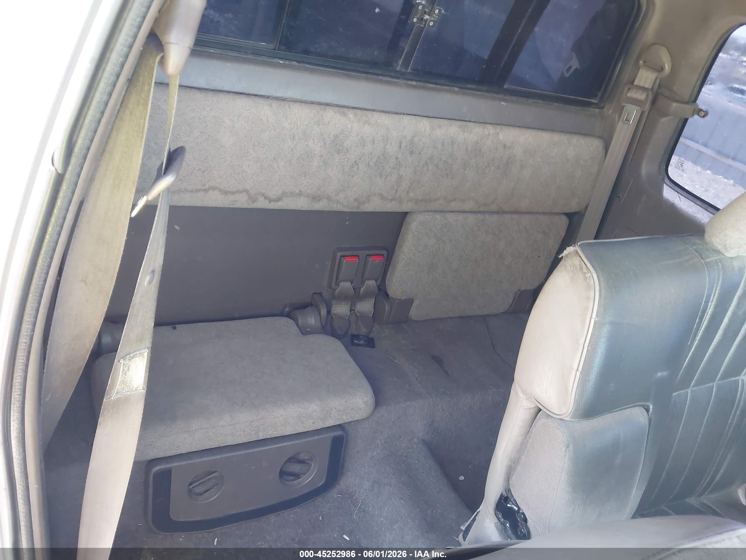2000 Toyota Tacoma   Gold vin: 5TEWM72N2YZ692029