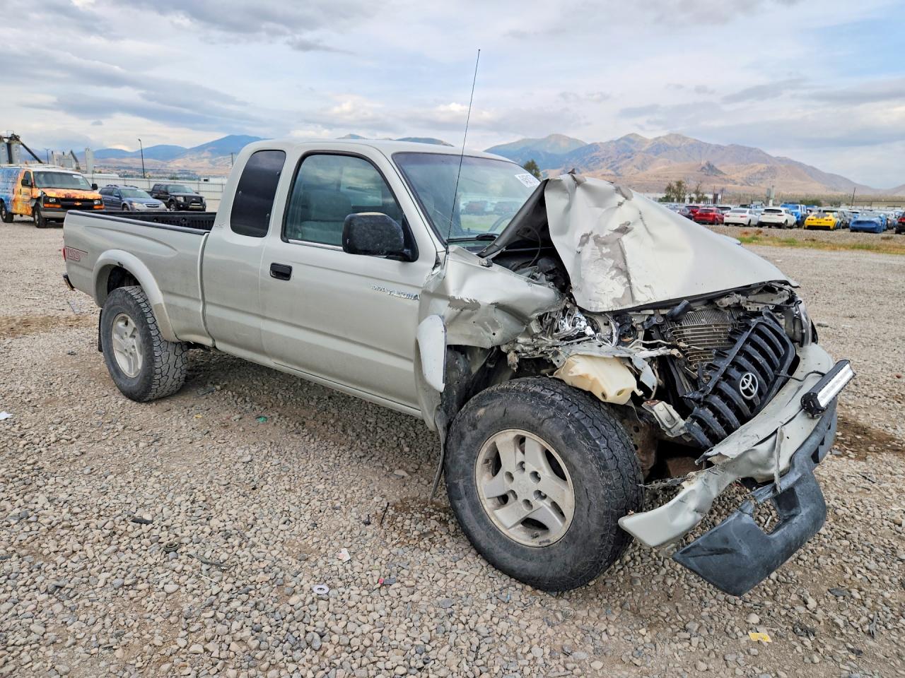2001 Toyota Tacoma Base Tan vin: 5TEWM72N31Z814967