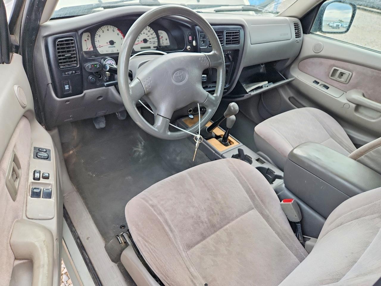 2001 Toyota Tacoma Base Tan vin: 5TEWM72N31Z814967