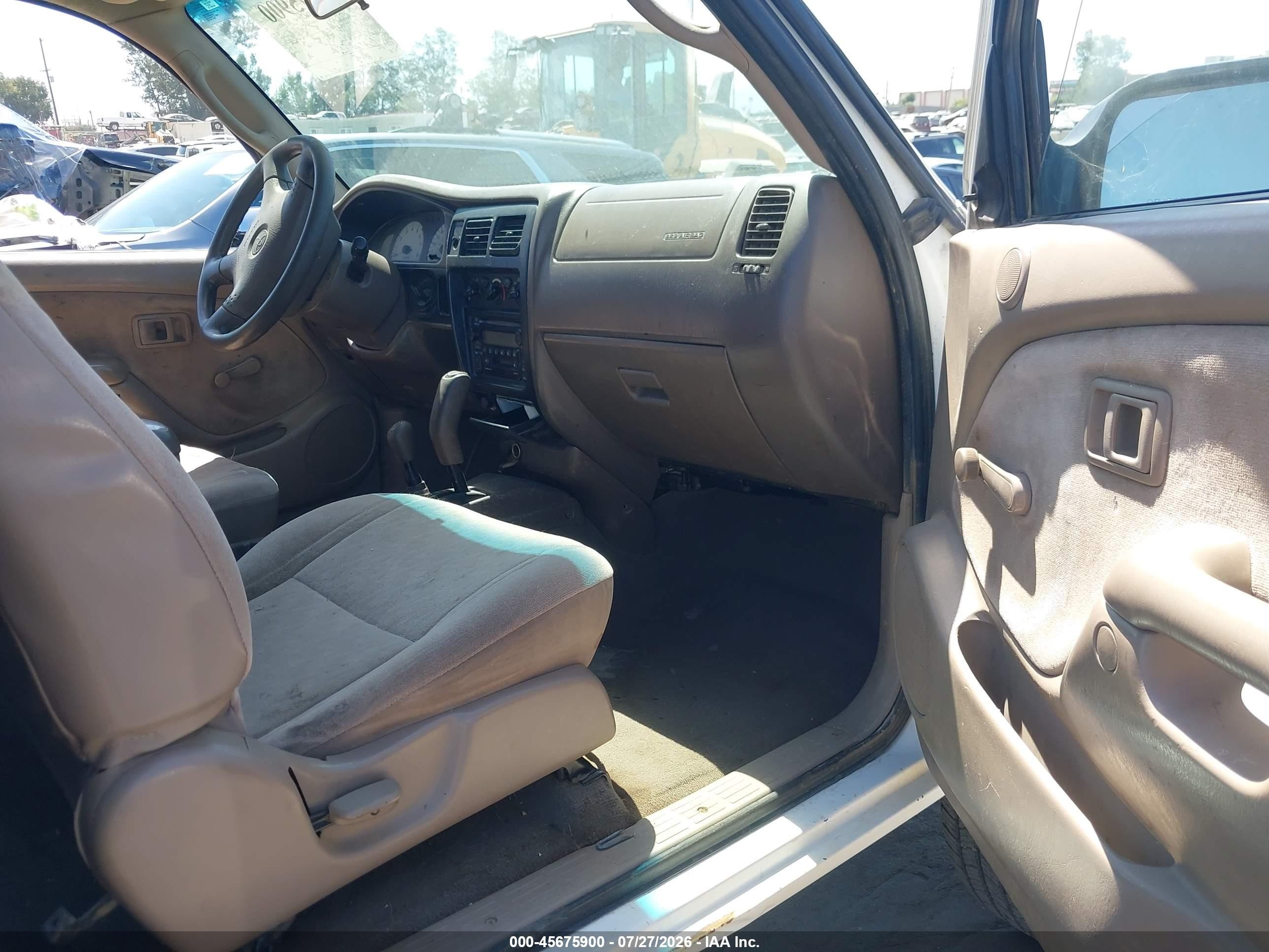 2002 Toyota Tacoma   White vin: 5TEWM72N32Z080266