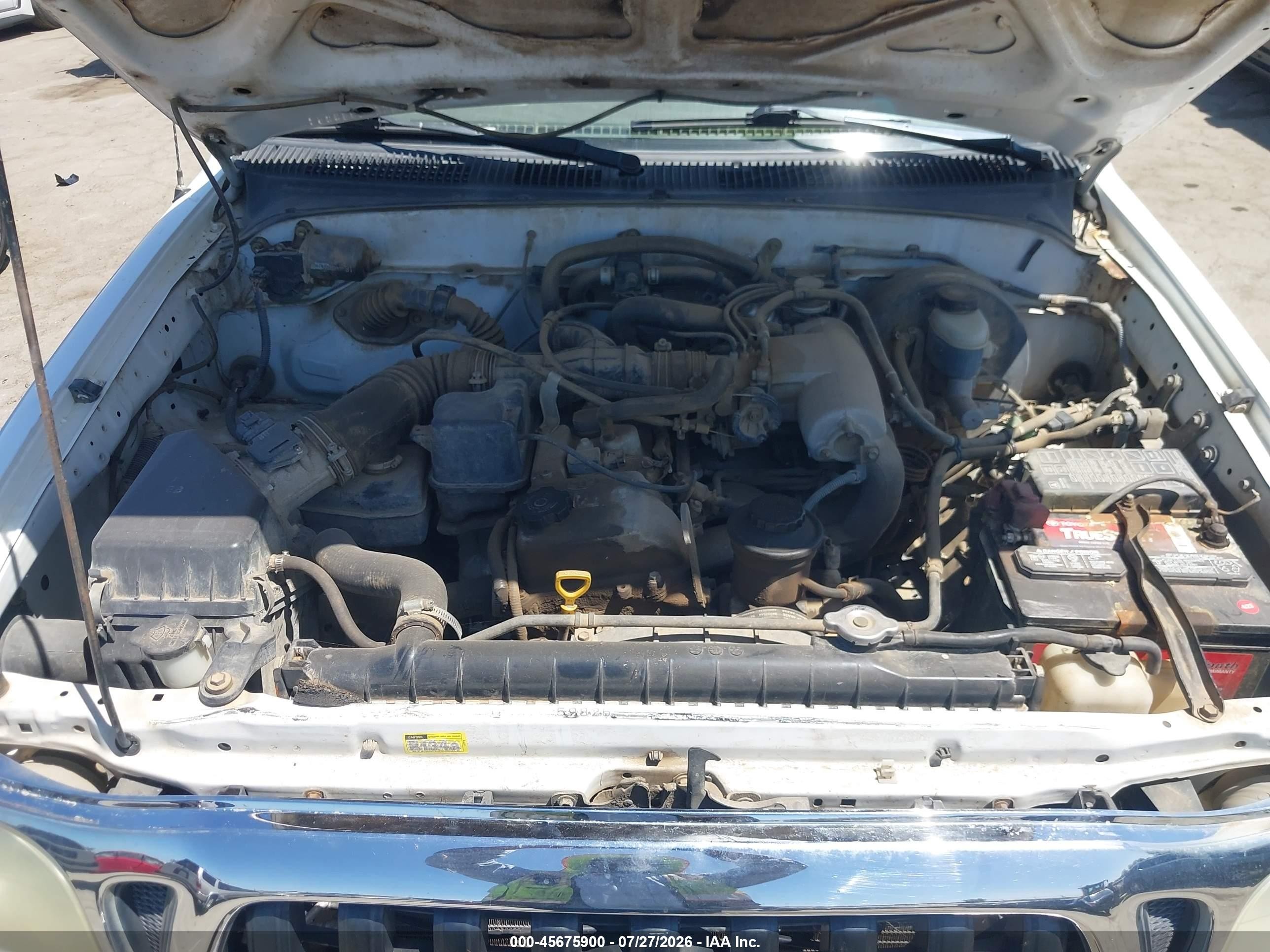 2002 Toyota Tacoma   White vin: 5TEWM72N32Z080266
