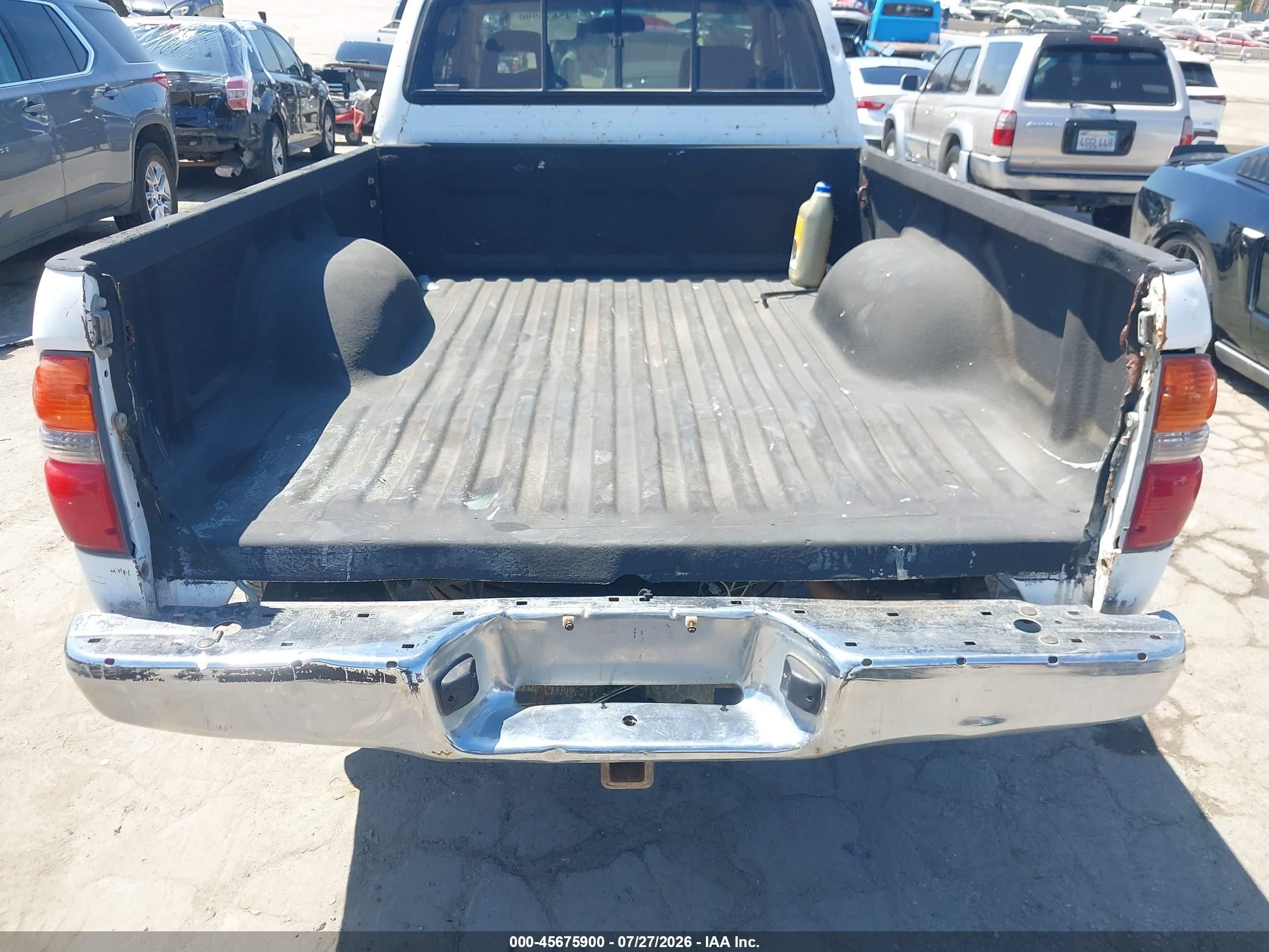 2002 Toyota Tacoma   White vin: 5TEWM72N32Z080266