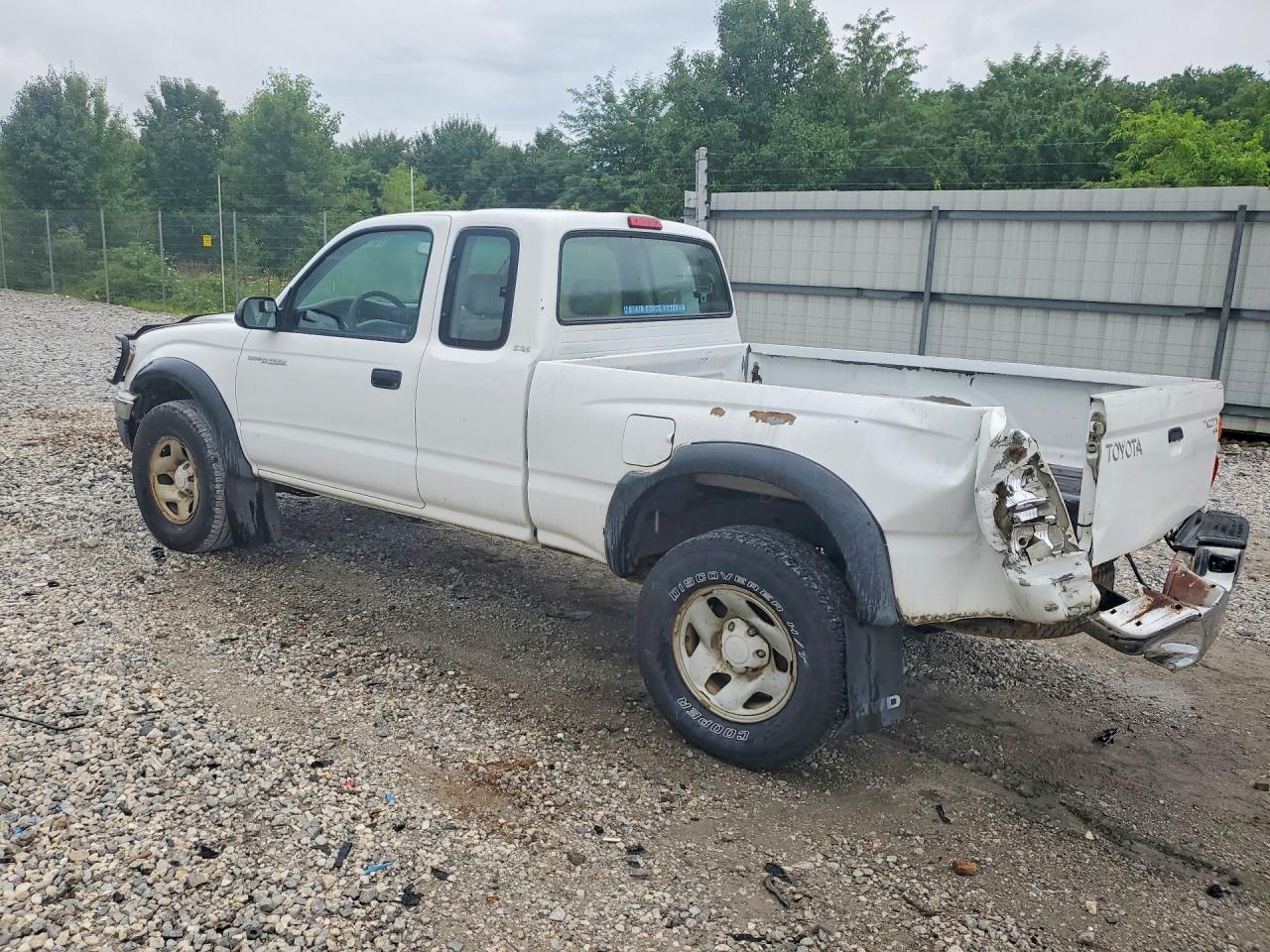 2001 Toyota Tacoma Xtracab White vin: 5TEWM72N41Z868178
