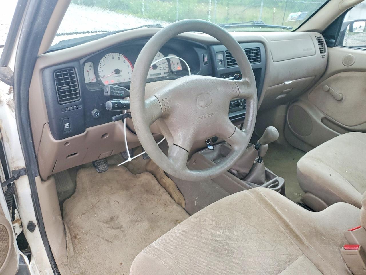 2001 Toyota Tacoma Xtracab White vin: 5TEWM72N41Z868178