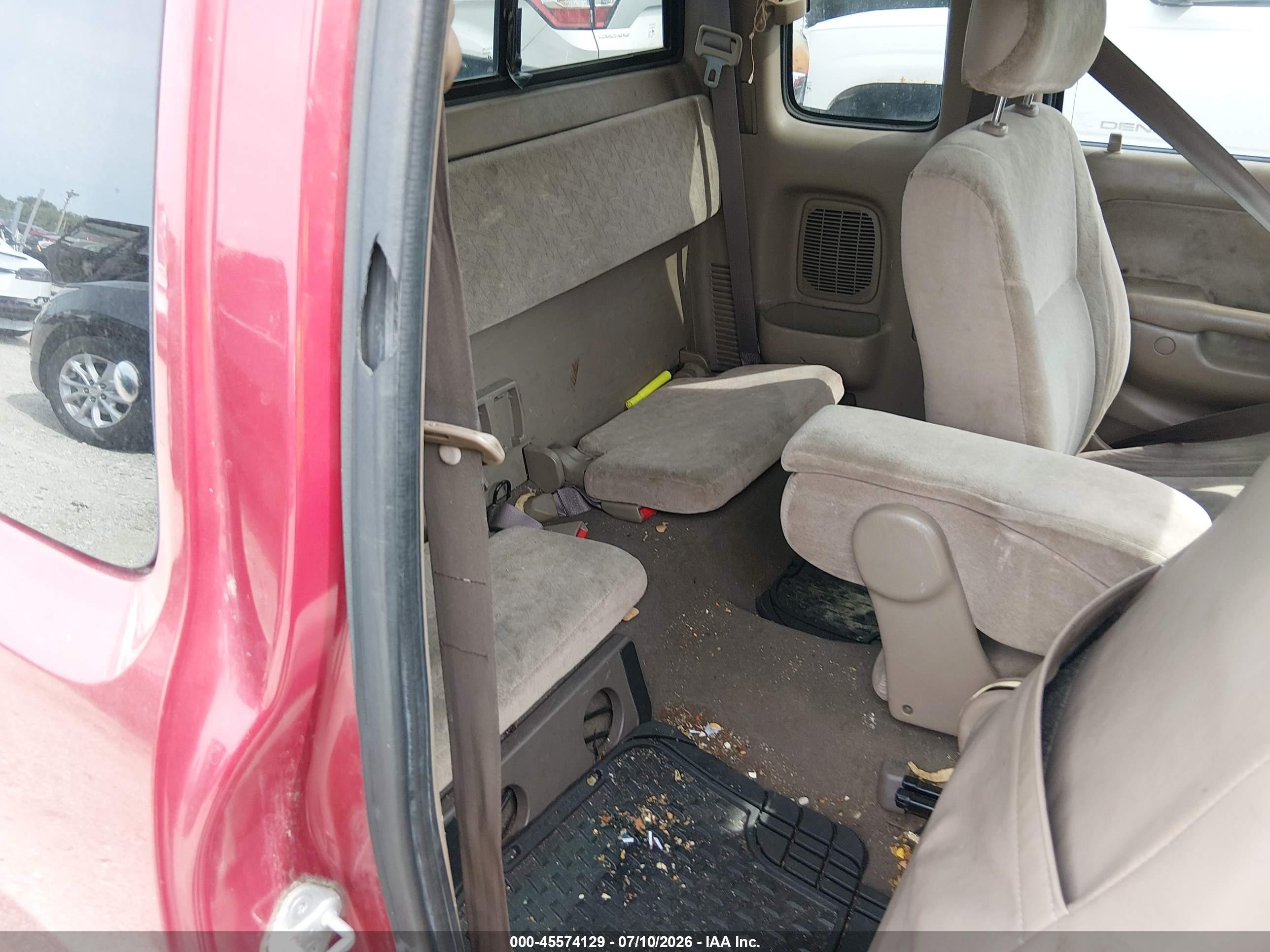 2002 Toyota Tacoma   Red vin: 5TEWM72N42Z084147