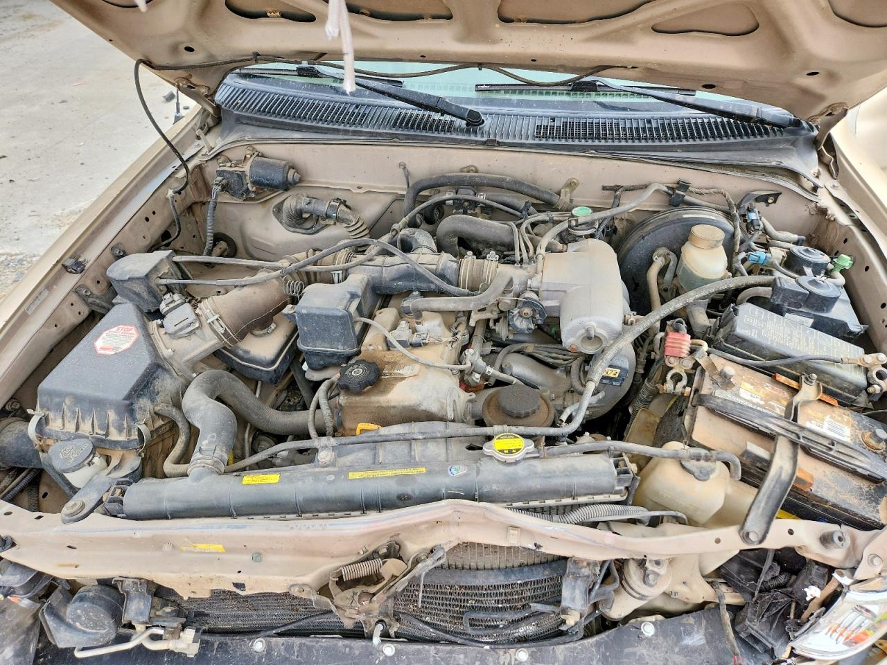 2001 Toyota Tacoma Xtracab Gold vin: 5TEWM72N51Z749247