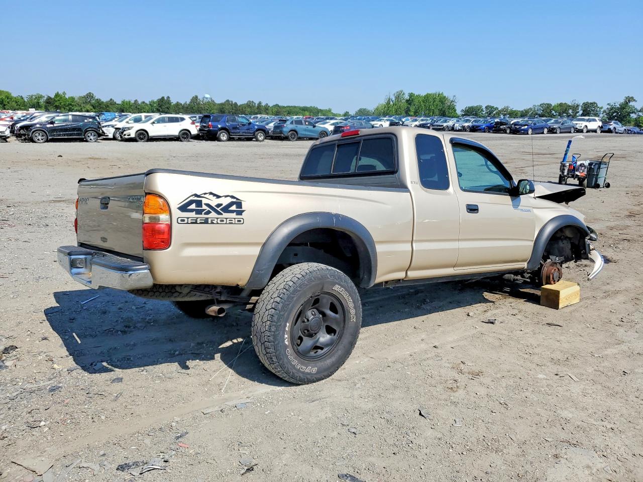 2004 Toyota Tacoma Xtracab Beige vin: 5TEWM72N64Z461113