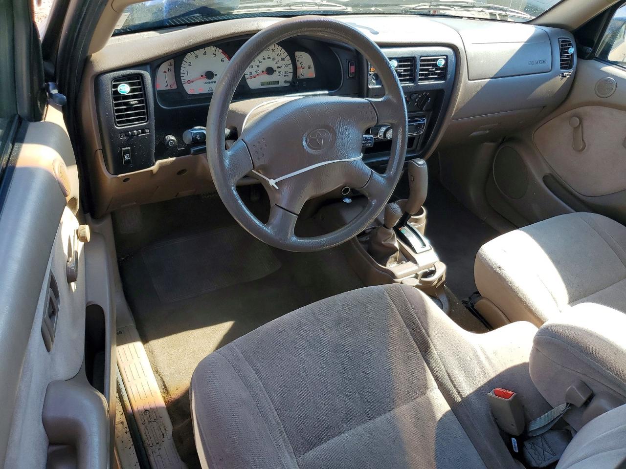 2004 Toyota Tacoma Xtracab Beige vin: 5TEWM72N64Z461113