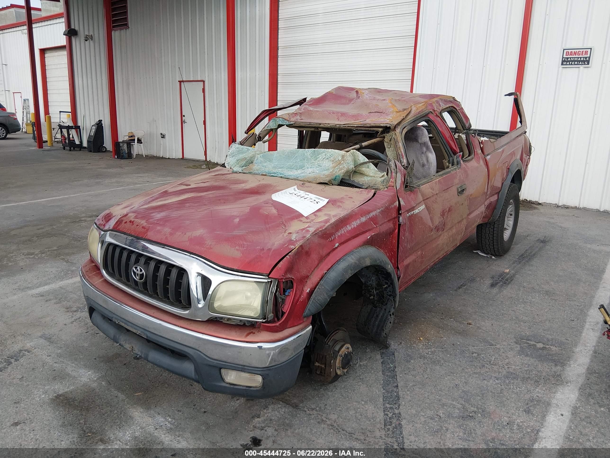2004 Toyota Tacoma   Красный vin: 5TEWM72N74Z372084