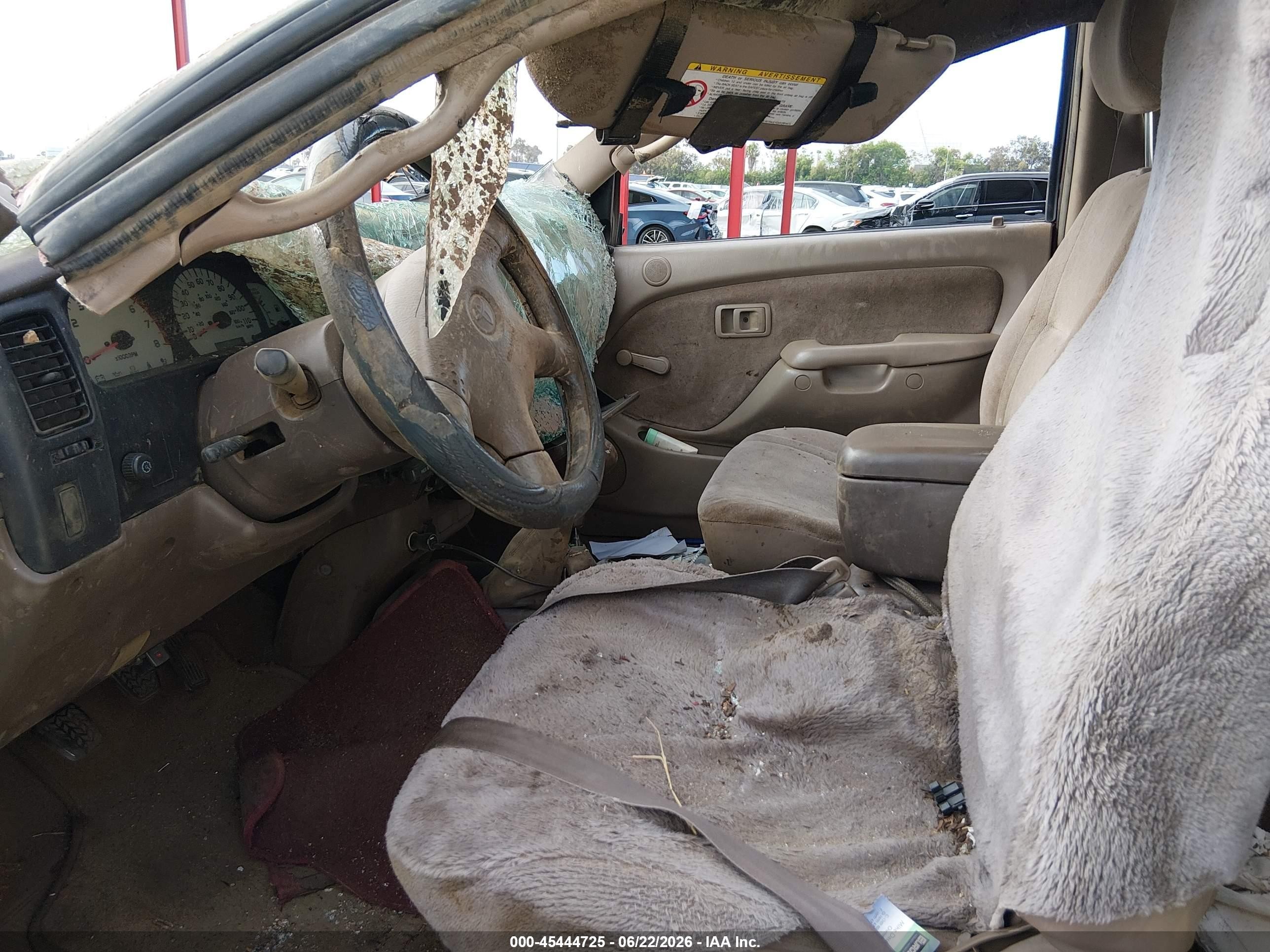 2004 Toyota Tacoma   Красный vin: 5TEWM72N74Z372084