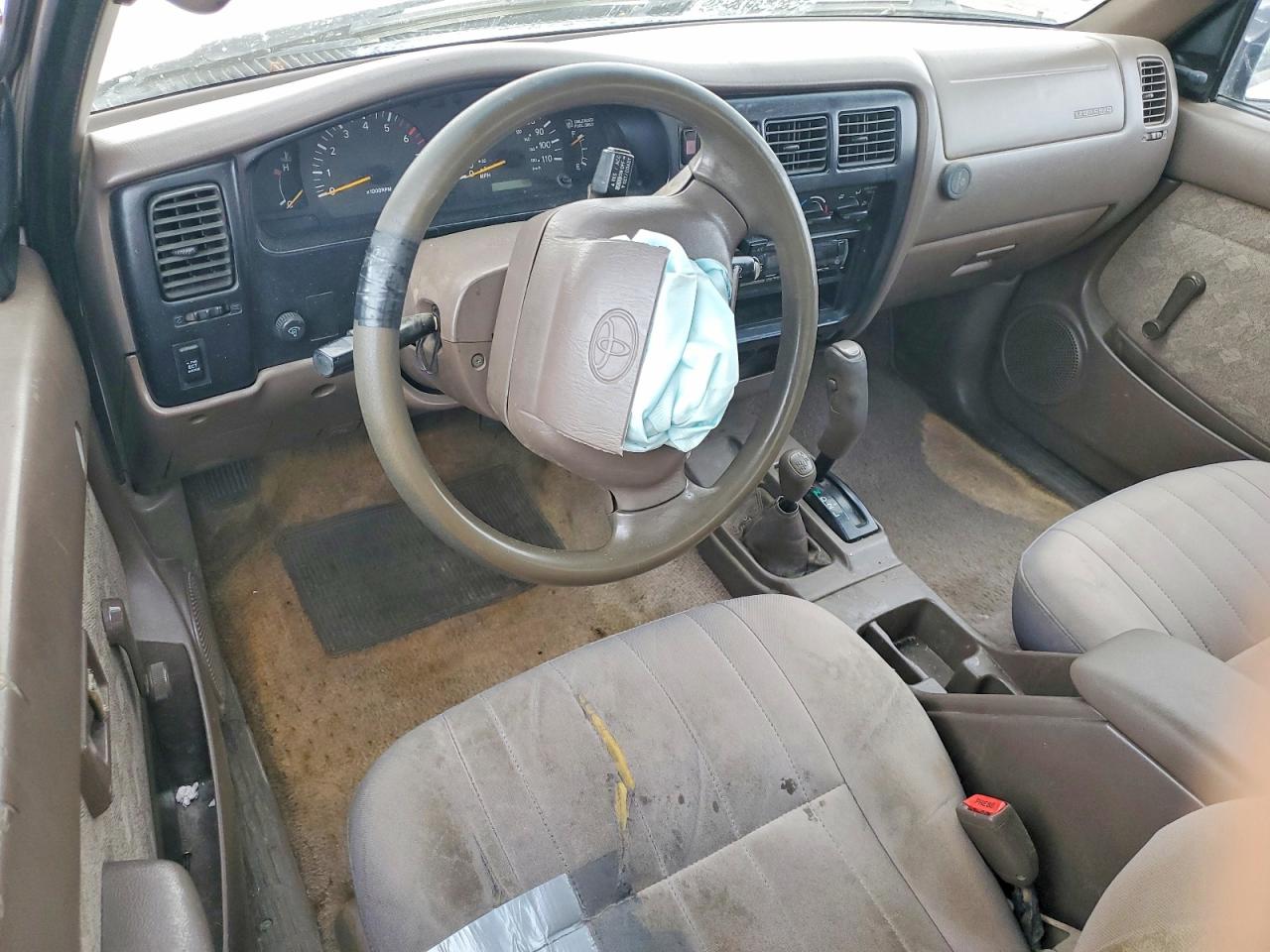 2000 Toyota Tacoma Xtracab White vin: 5TEWM72N7YZ698683