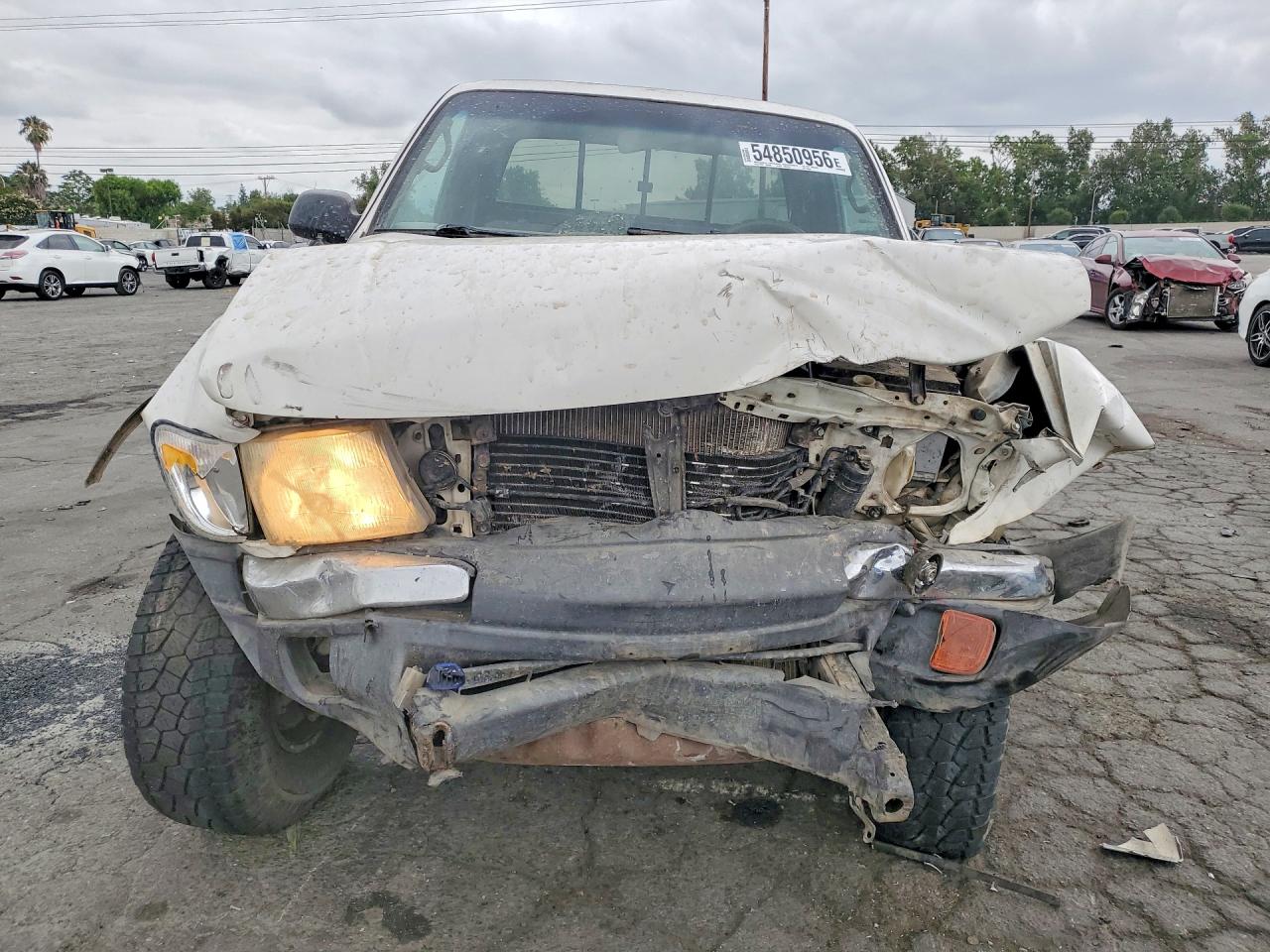 2000 Toyota Tacoma Xtracab White vin: 5TEWM72N7YZ698683