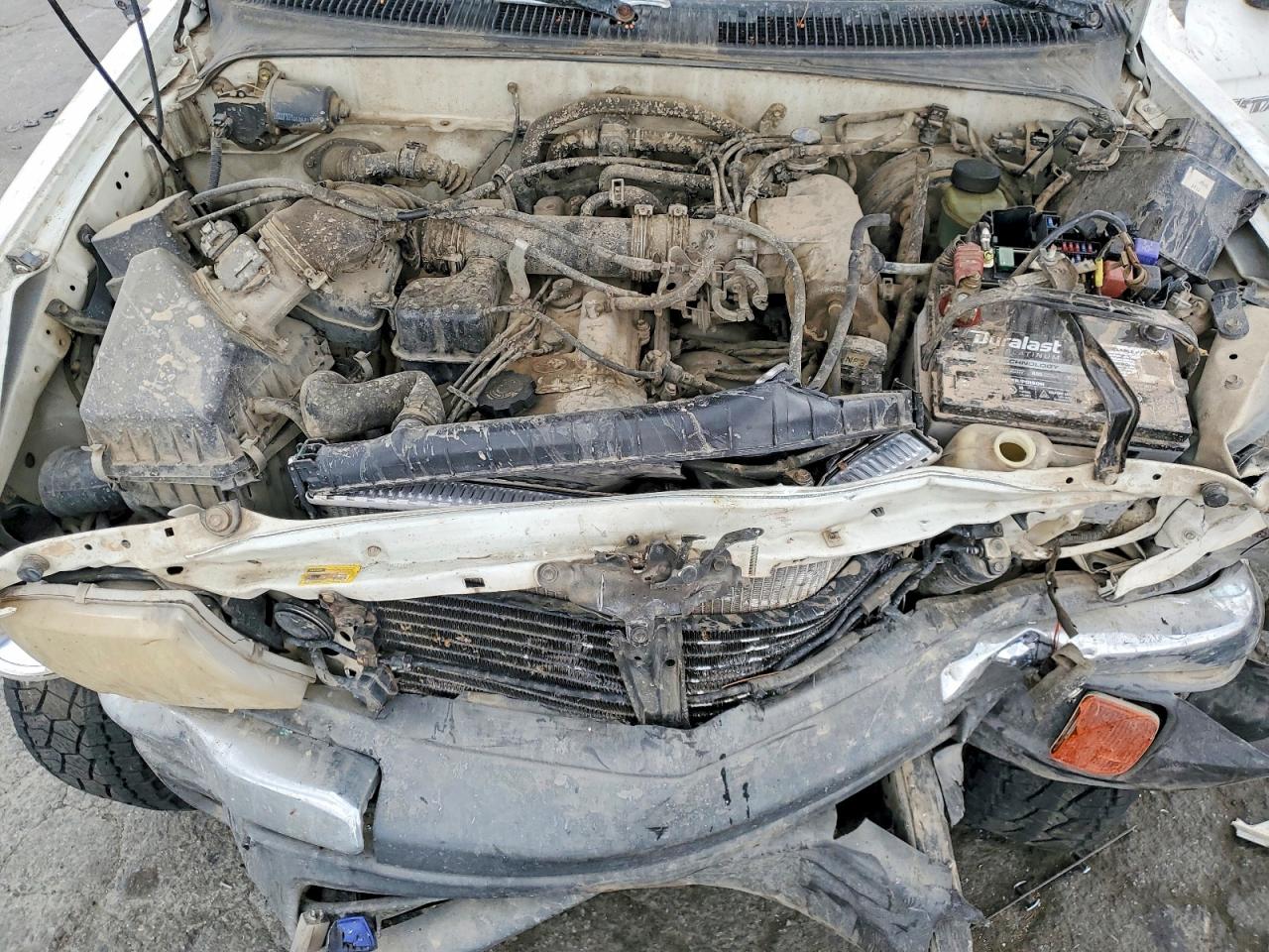 2000 Toyota Tacoma Xtracab White vin: 5TEWM72N7YZ698683