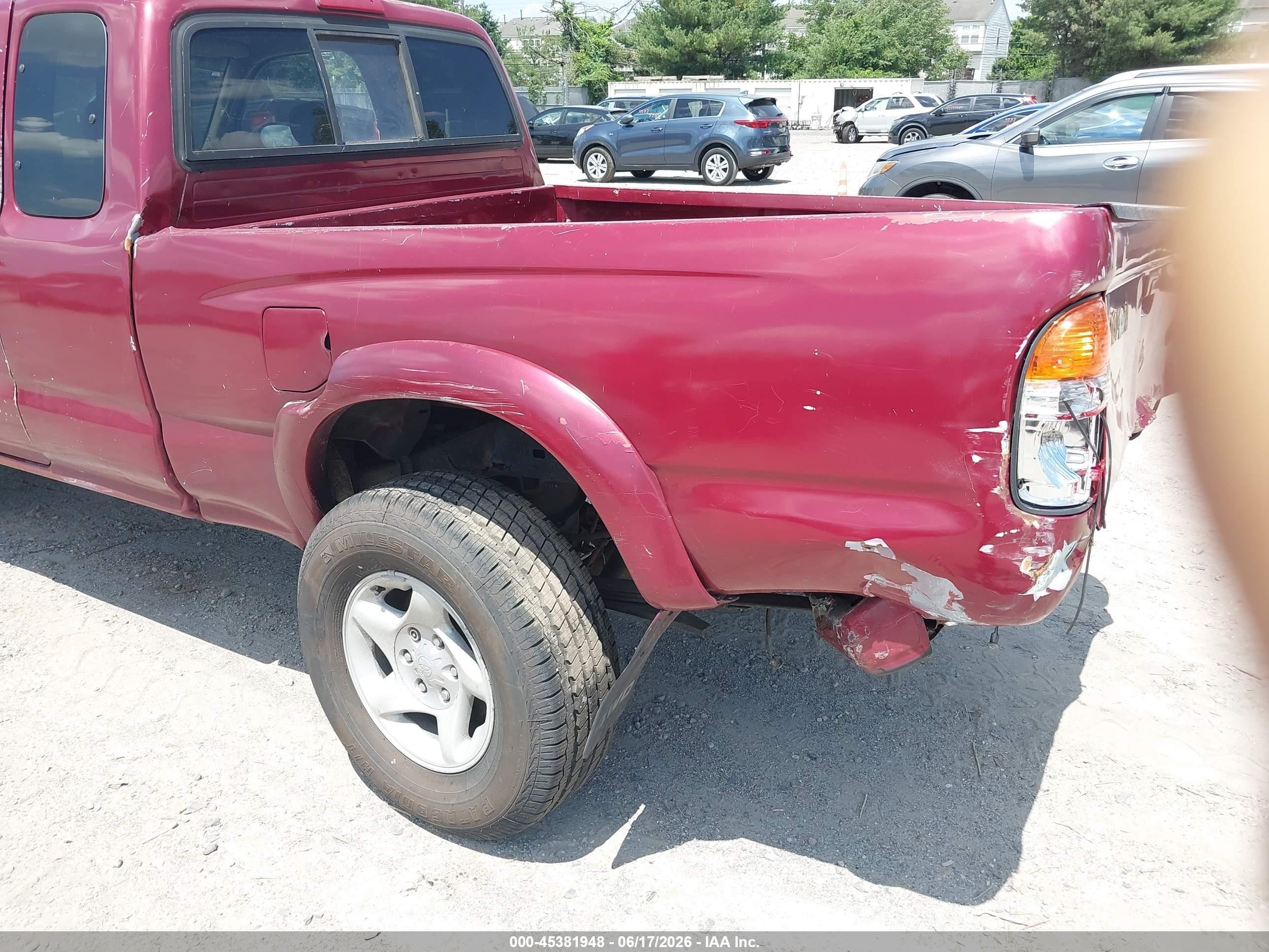 2001 Toyota Tacoma   Red vin: 5TEWM72N81Z820408