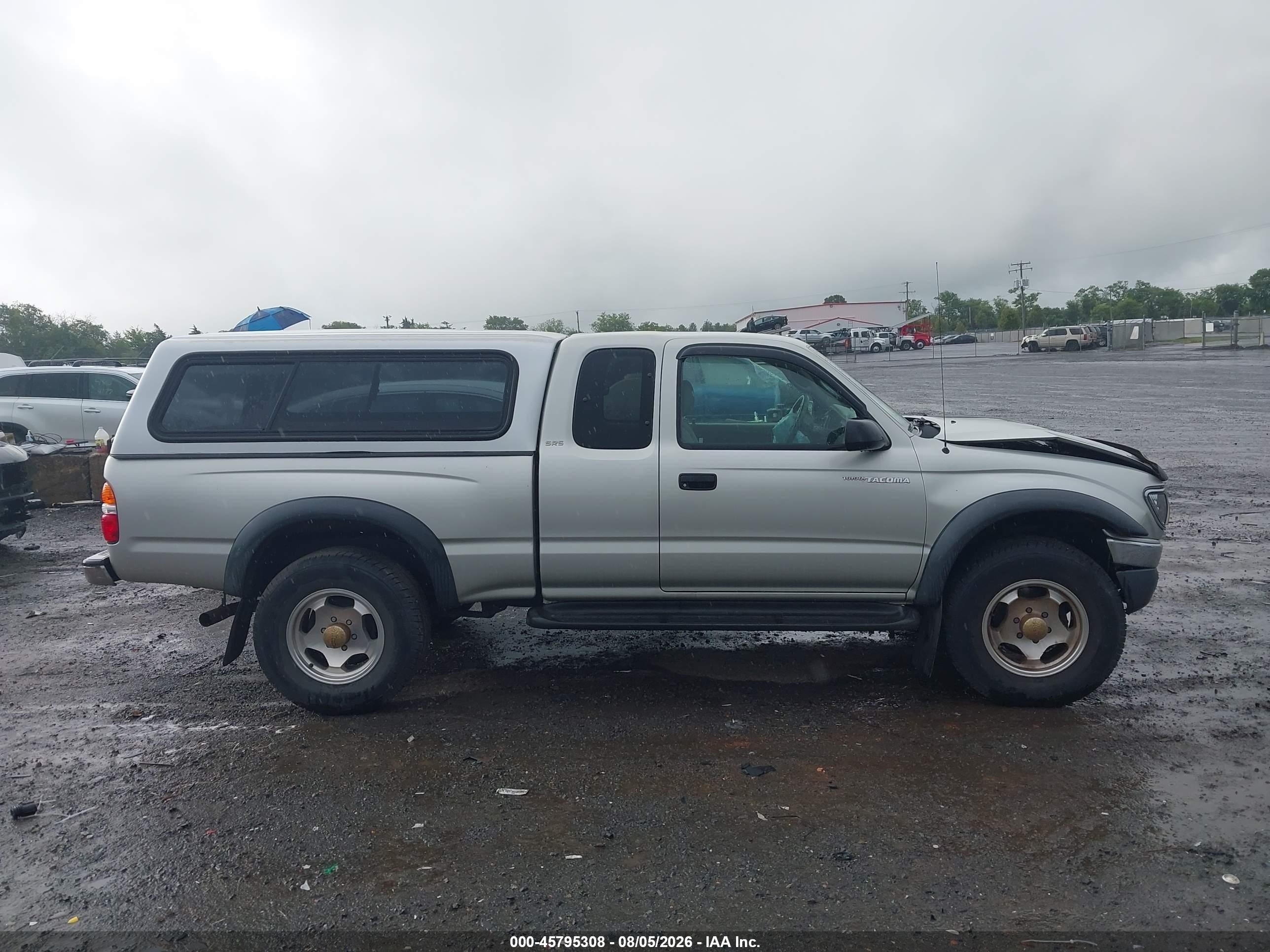 2004 Toyota Tacoma   Gold vin: 5TEWM72N84Z439131