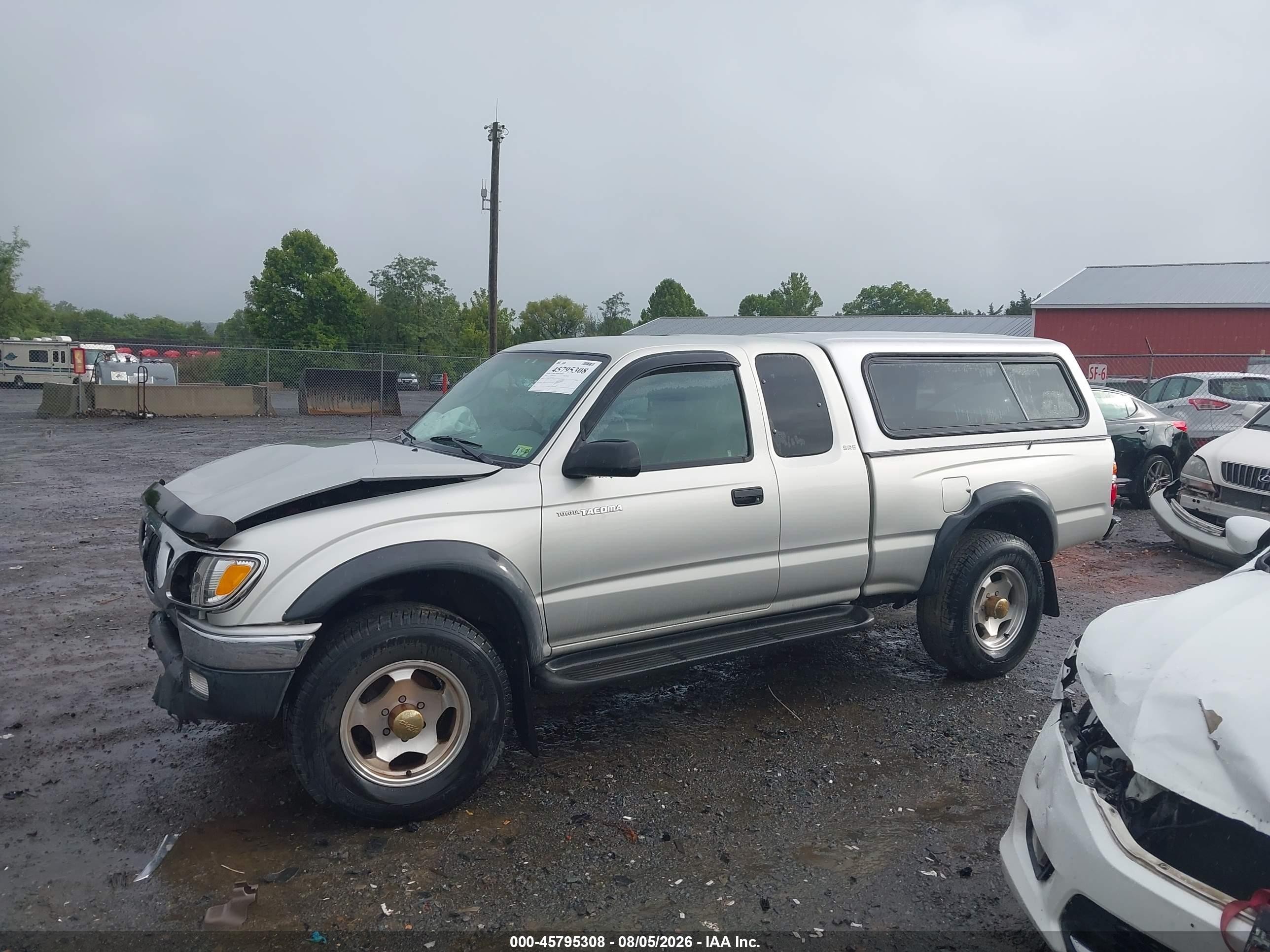2004 Toyota Tacoma   Gold vin: 5TEWM72N84Z439131