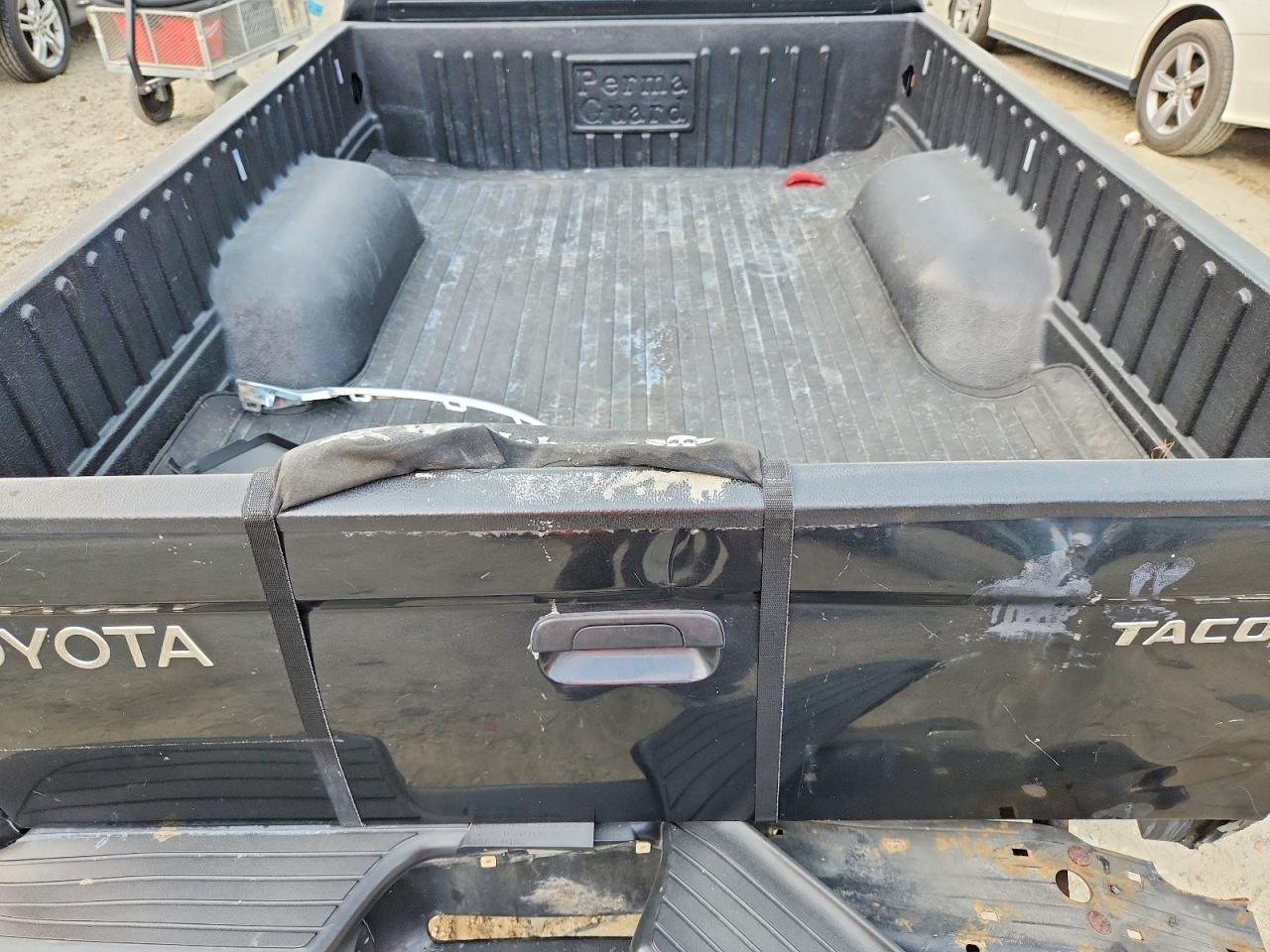 2001 Toyota Tacoma Xtracab Charcoal vin: 5TEWM72N91Z868290