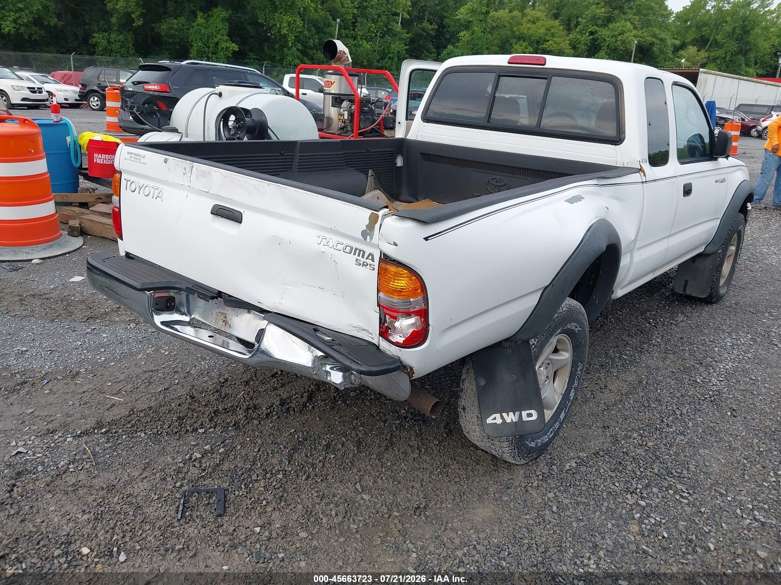 2001 Toyota Tacoma   White vin: 5TEWM72NX1Z772202