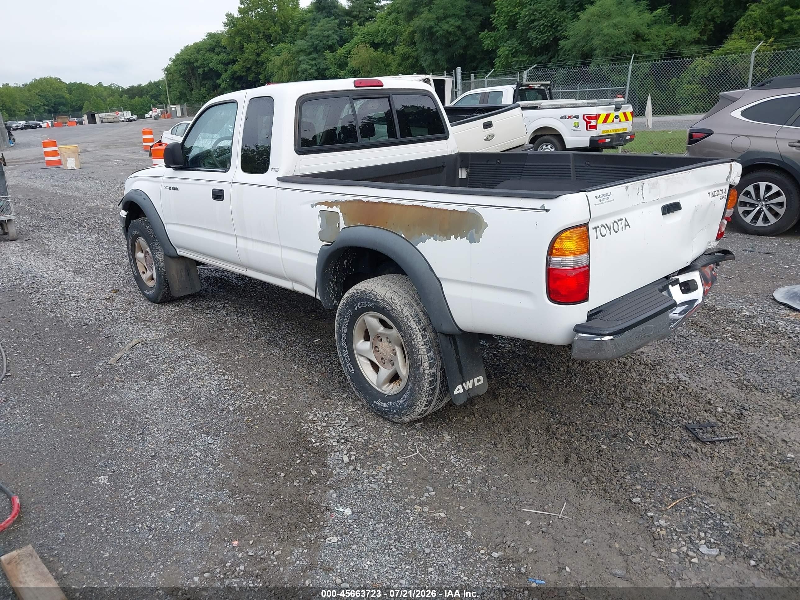 2001 Toyota Tacoma   White vin: 5TEWM72NX1Z772202