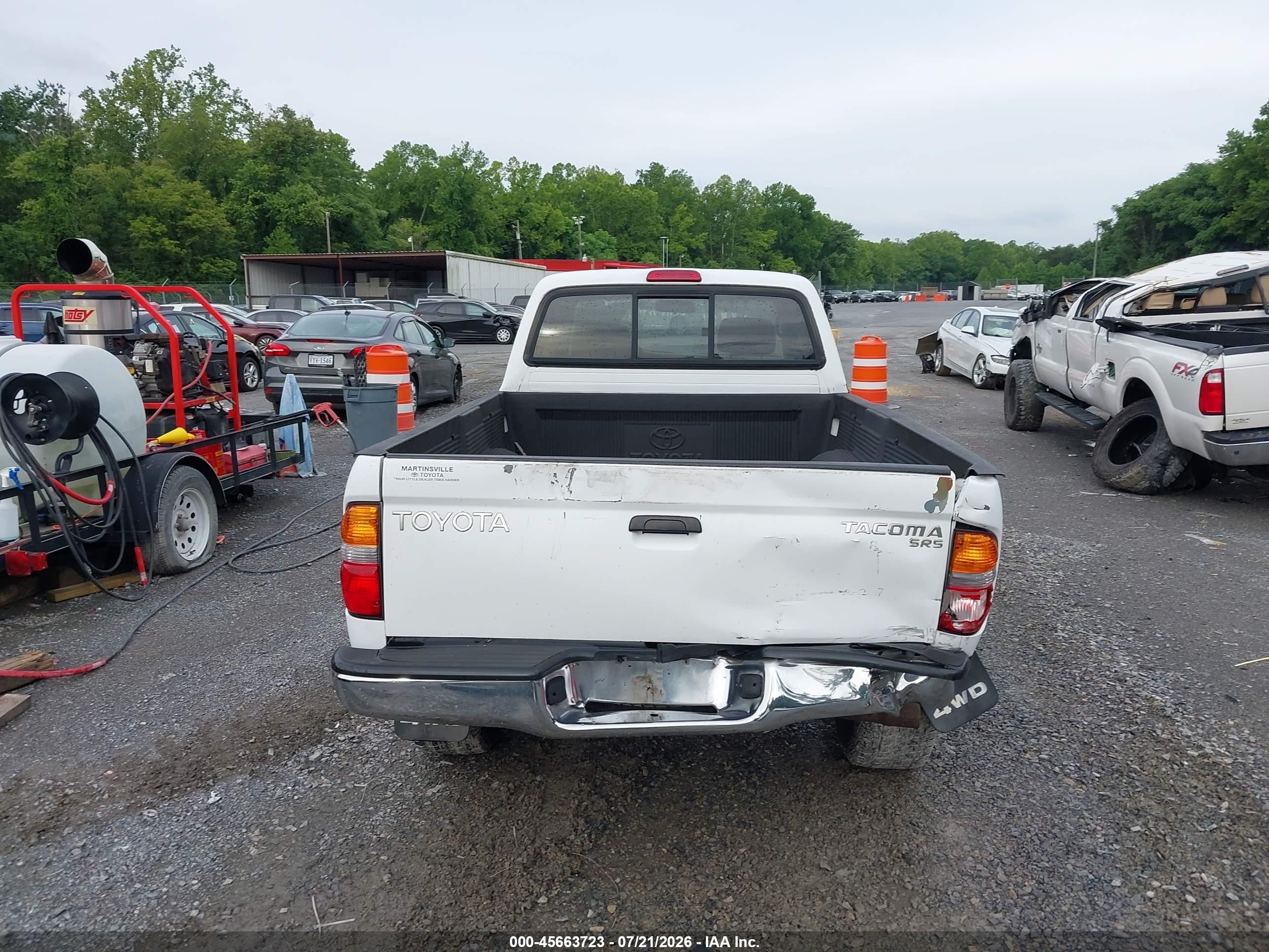 2001 Toyota Tacoma   White vin: 5TEWM72NX1Z772202